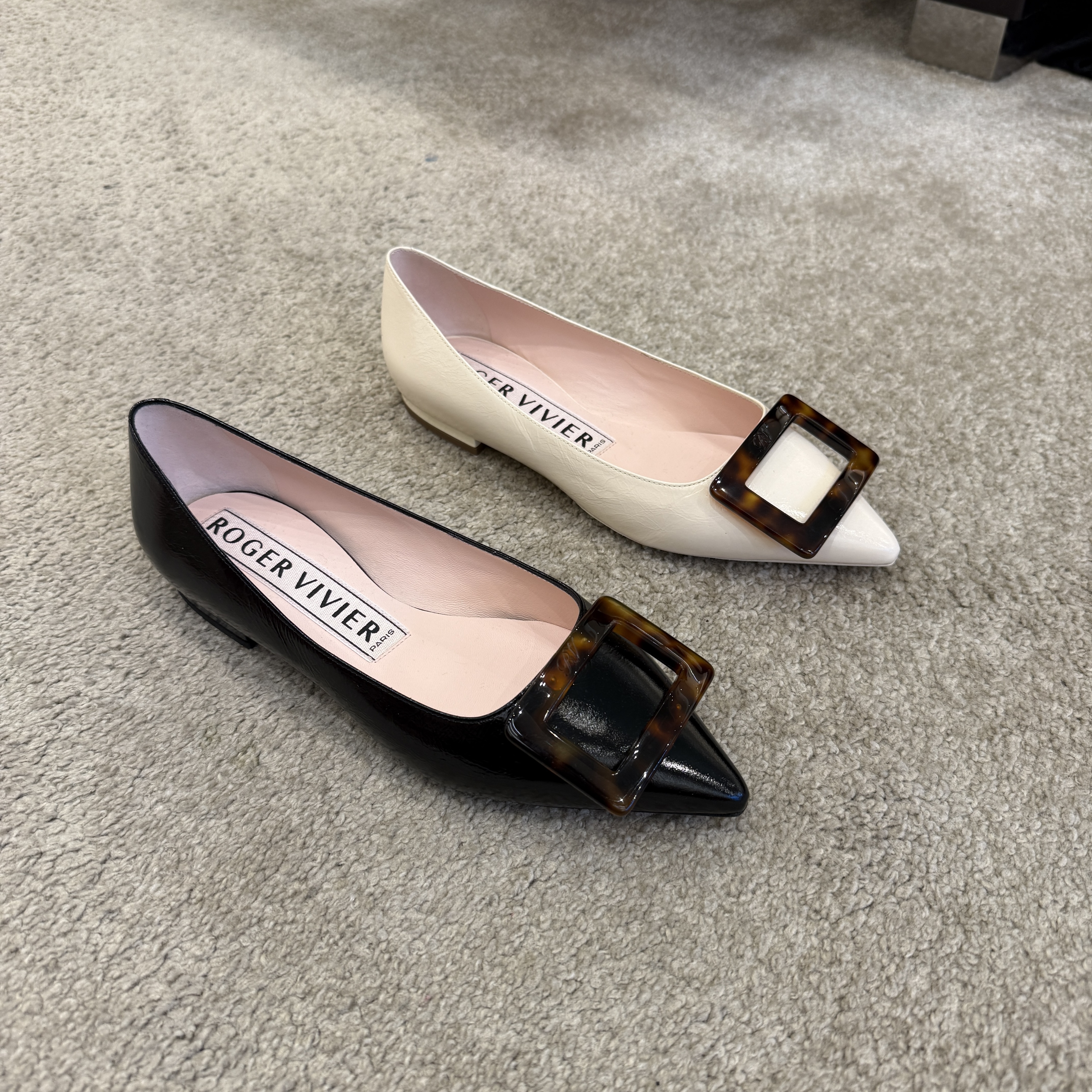 Roger Vivier RV Gommettine Ballerinas flats black white