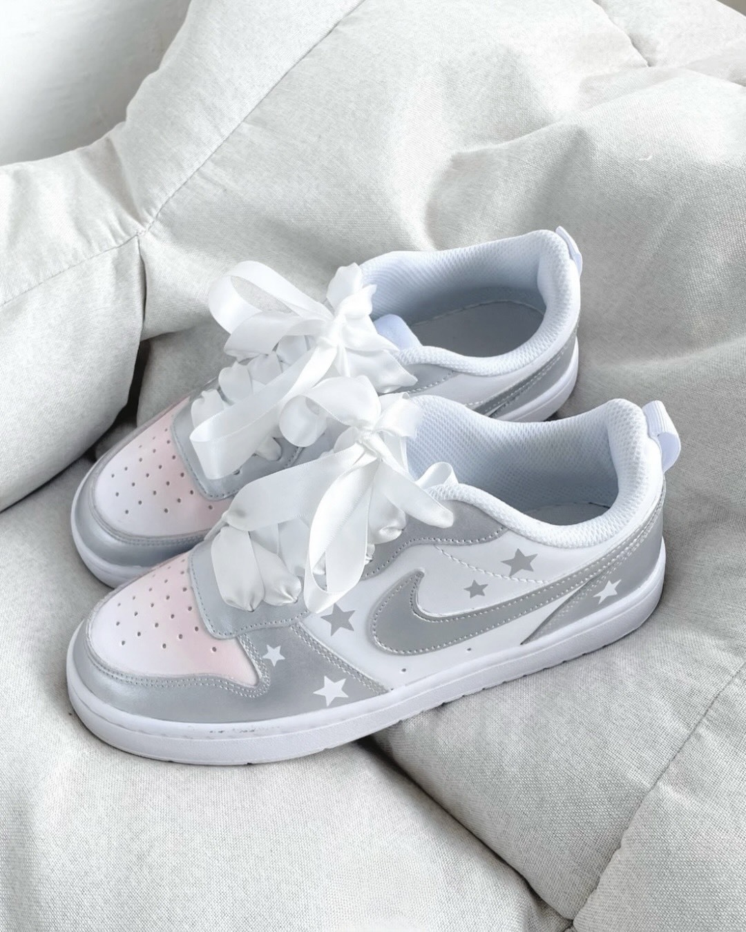 【訂製鞋款】NIKE COURT BOROUGH 橙堡工場 霧粉銀 清新 百搭 特殊配色 BQ5448-100(Team1279-霧粉銀S-BOX)