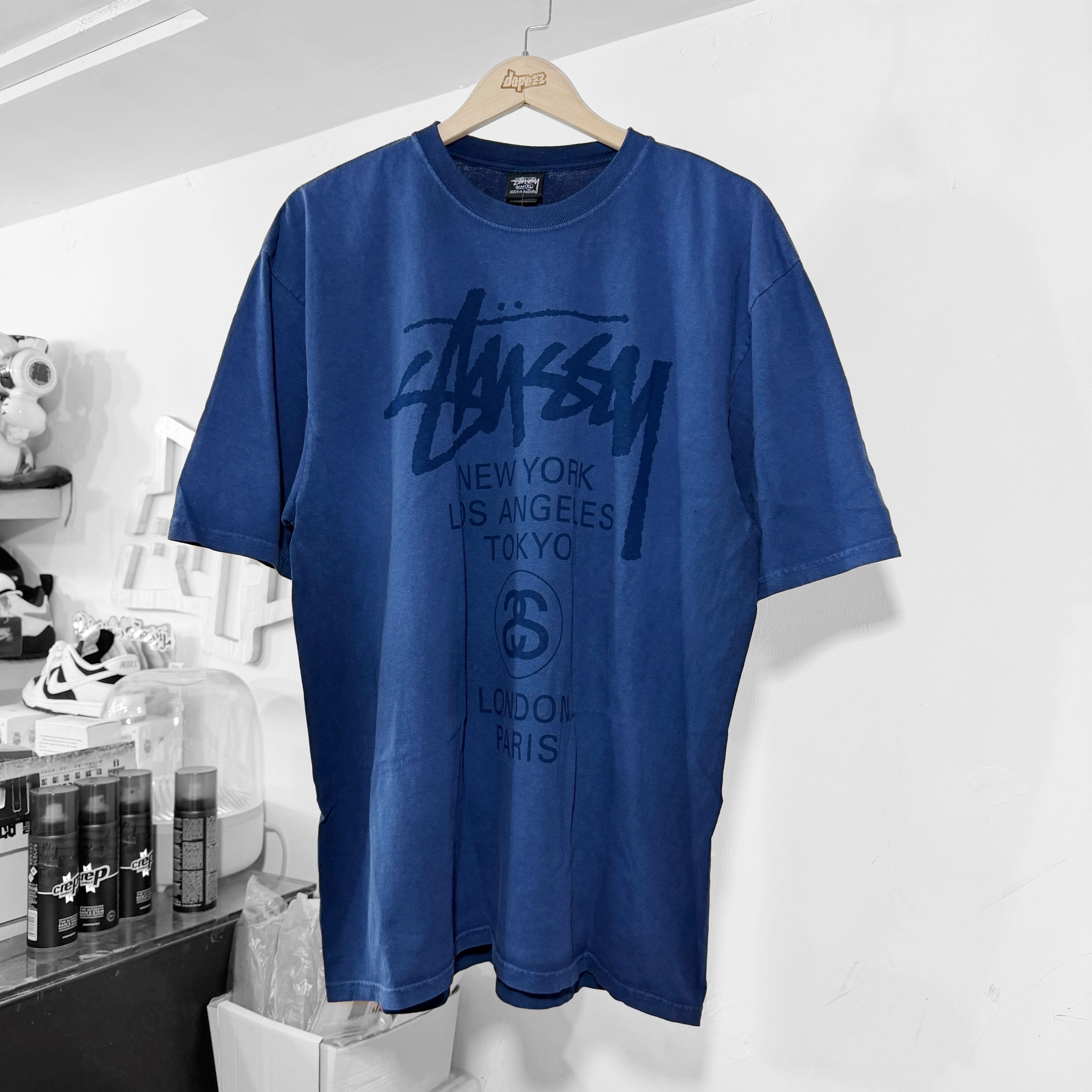 STUSSY SS26 WORLD TOUR TEE Sun Faded Navy 洗水藍