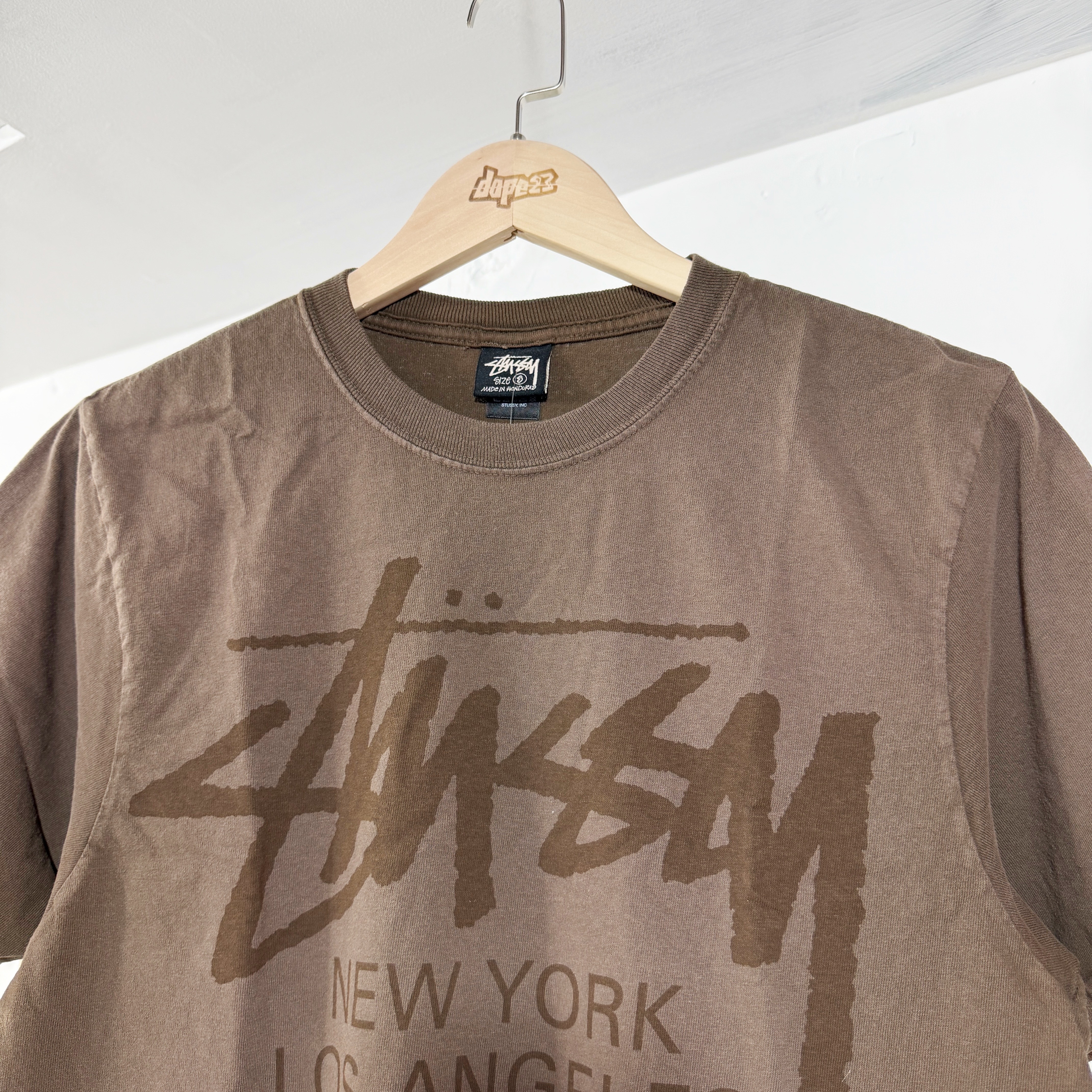 STUSSY SS26 WORLD TOUR TEE Sun Faded Brown 洗水棕色