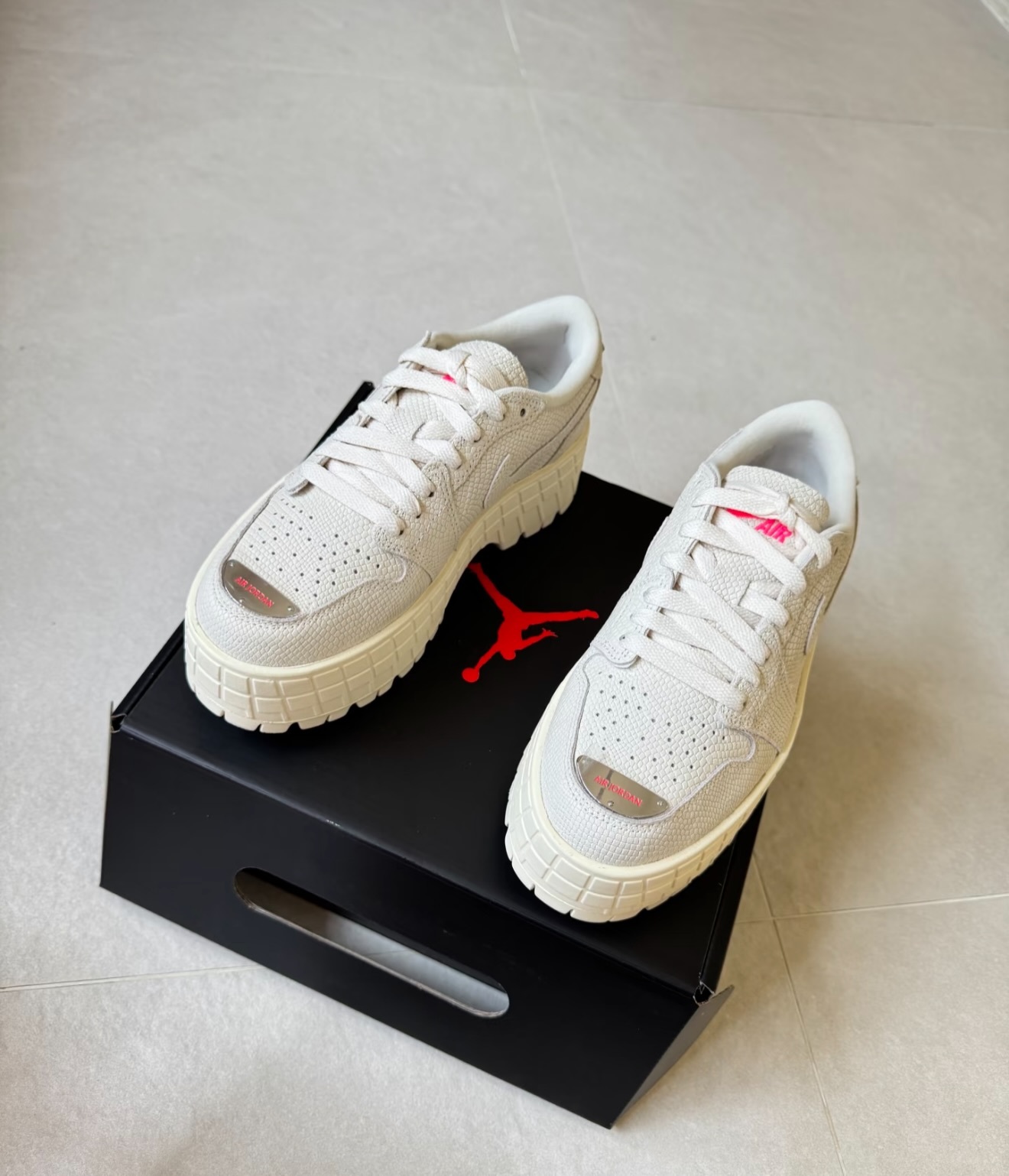 Nike Air Jordan 1 Low Brooklyn ”Ivoly“ 米白粉色 IR0835-110
