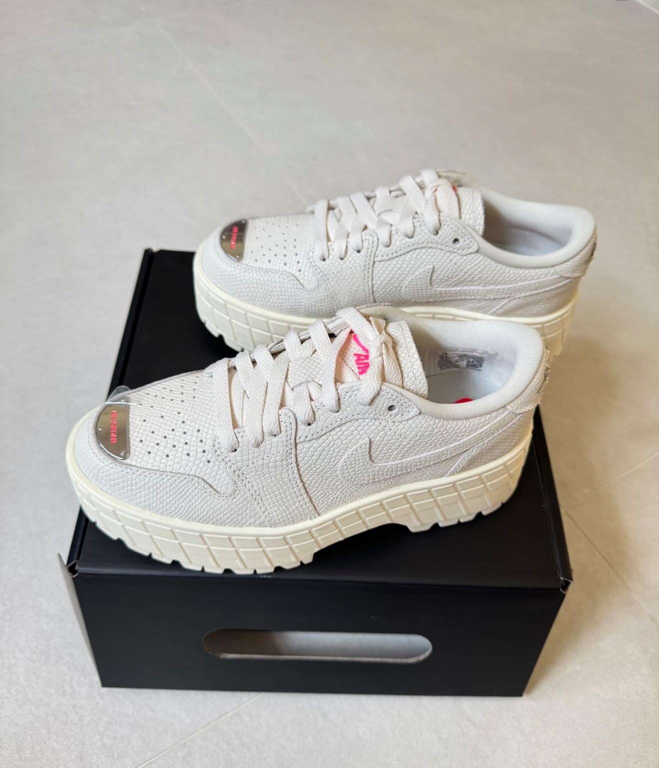 Nike Air Jordan 1 Low Brooklyn ”Ivoly“ 米白粉色 IR0835-110