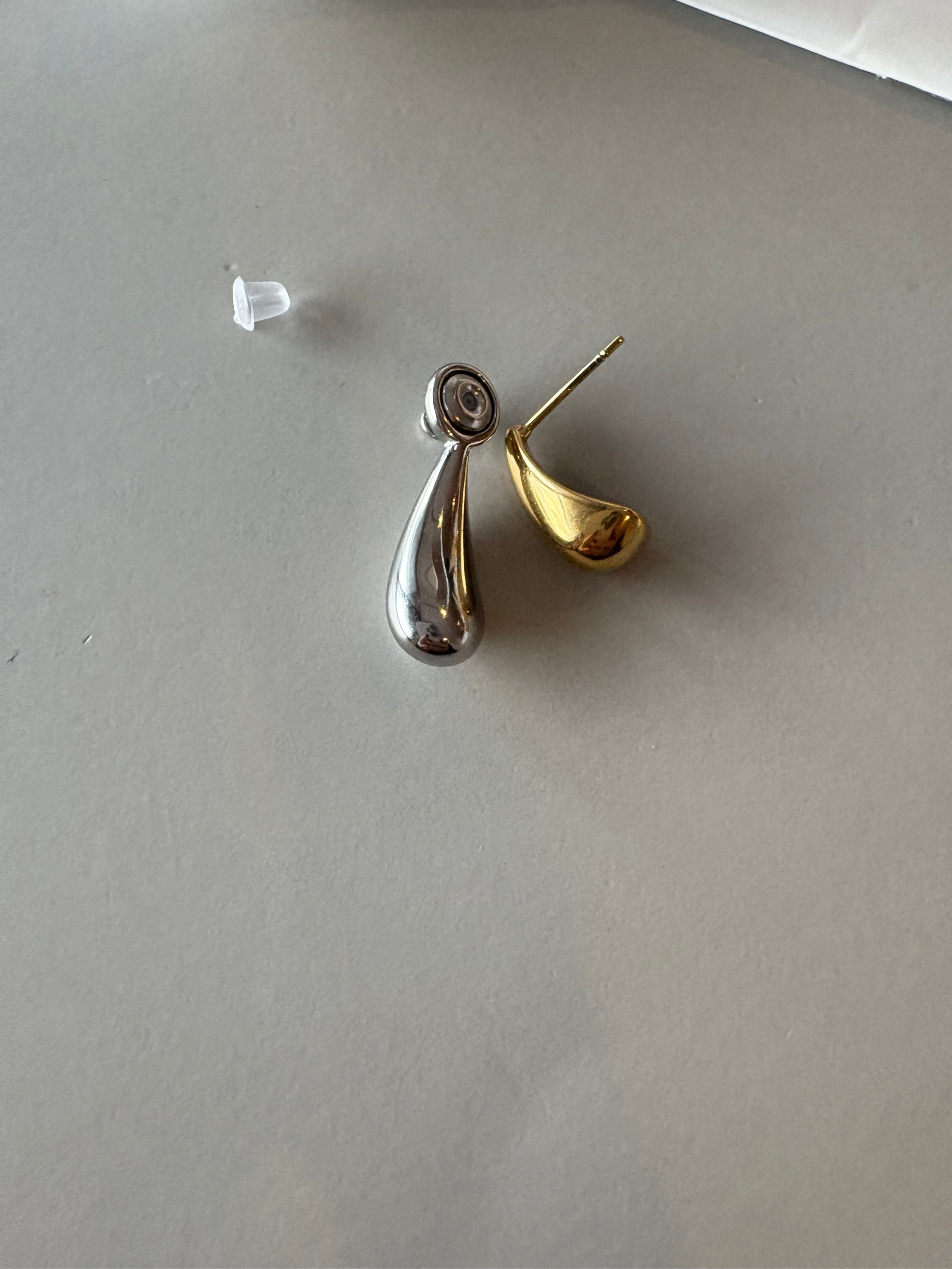 bicolor teardrop pierce