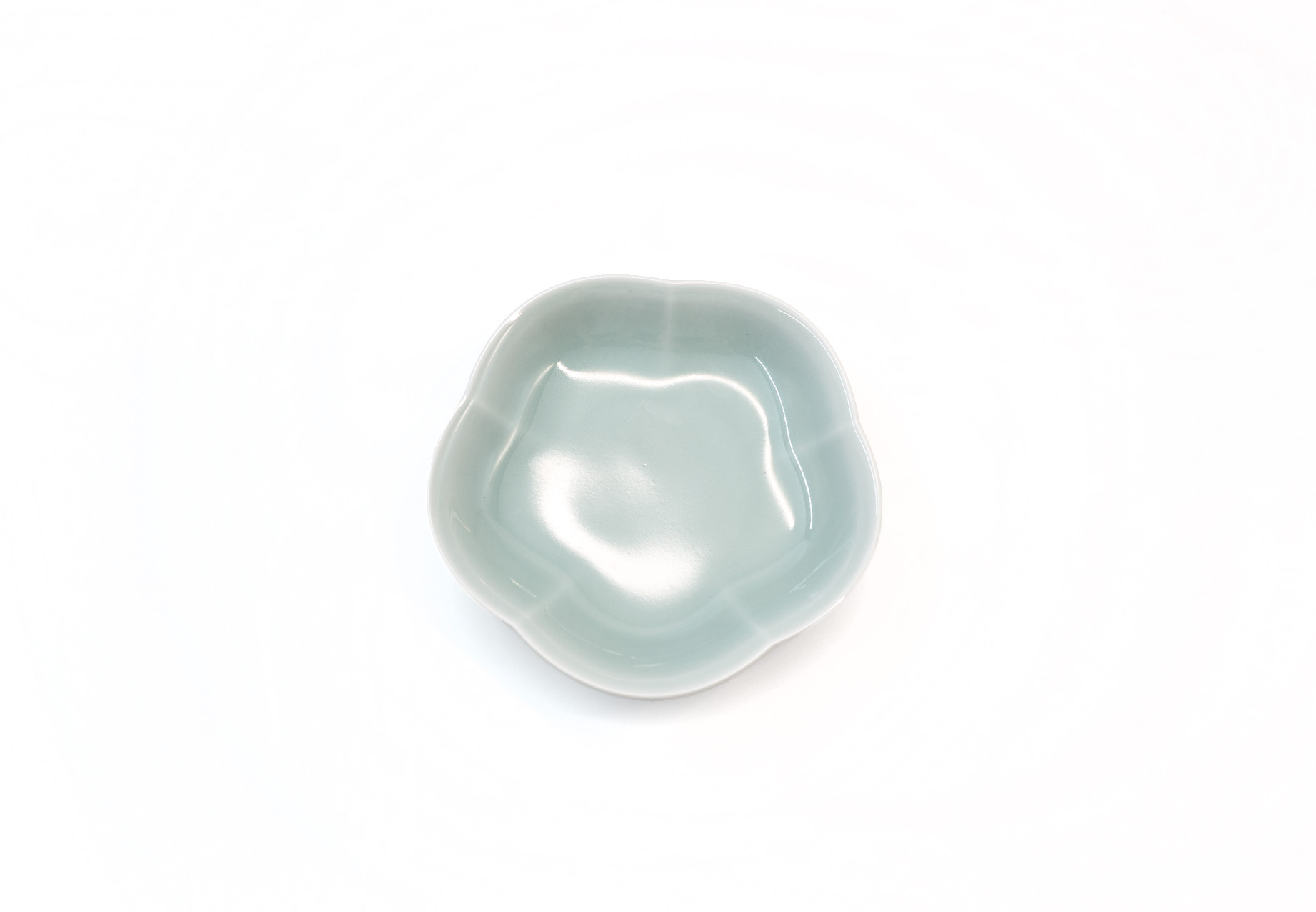 虎仙窯｜青磁梅花高台皿 15 cm