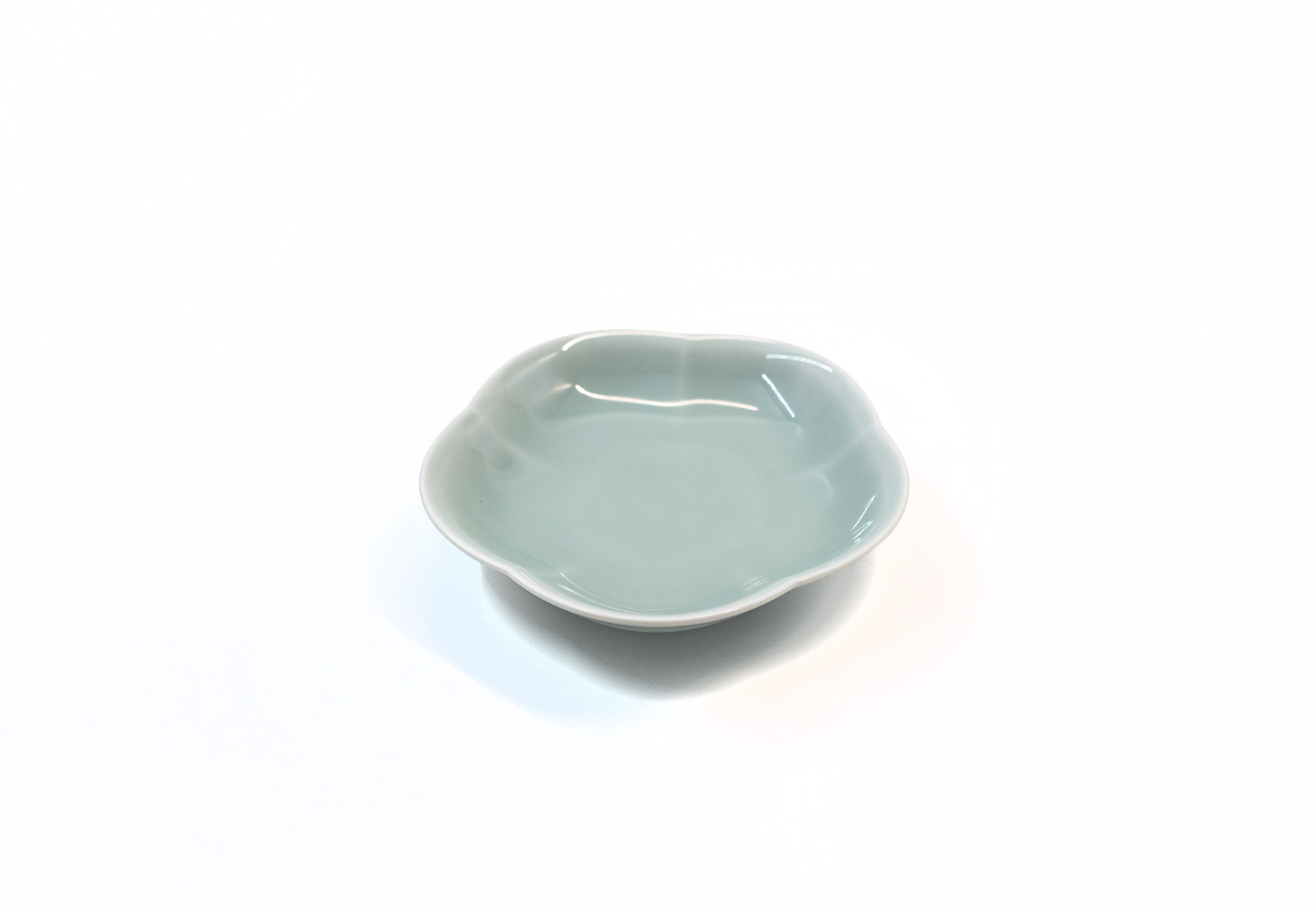 虎仙窯｜青磁梅花高台皿 15 cm