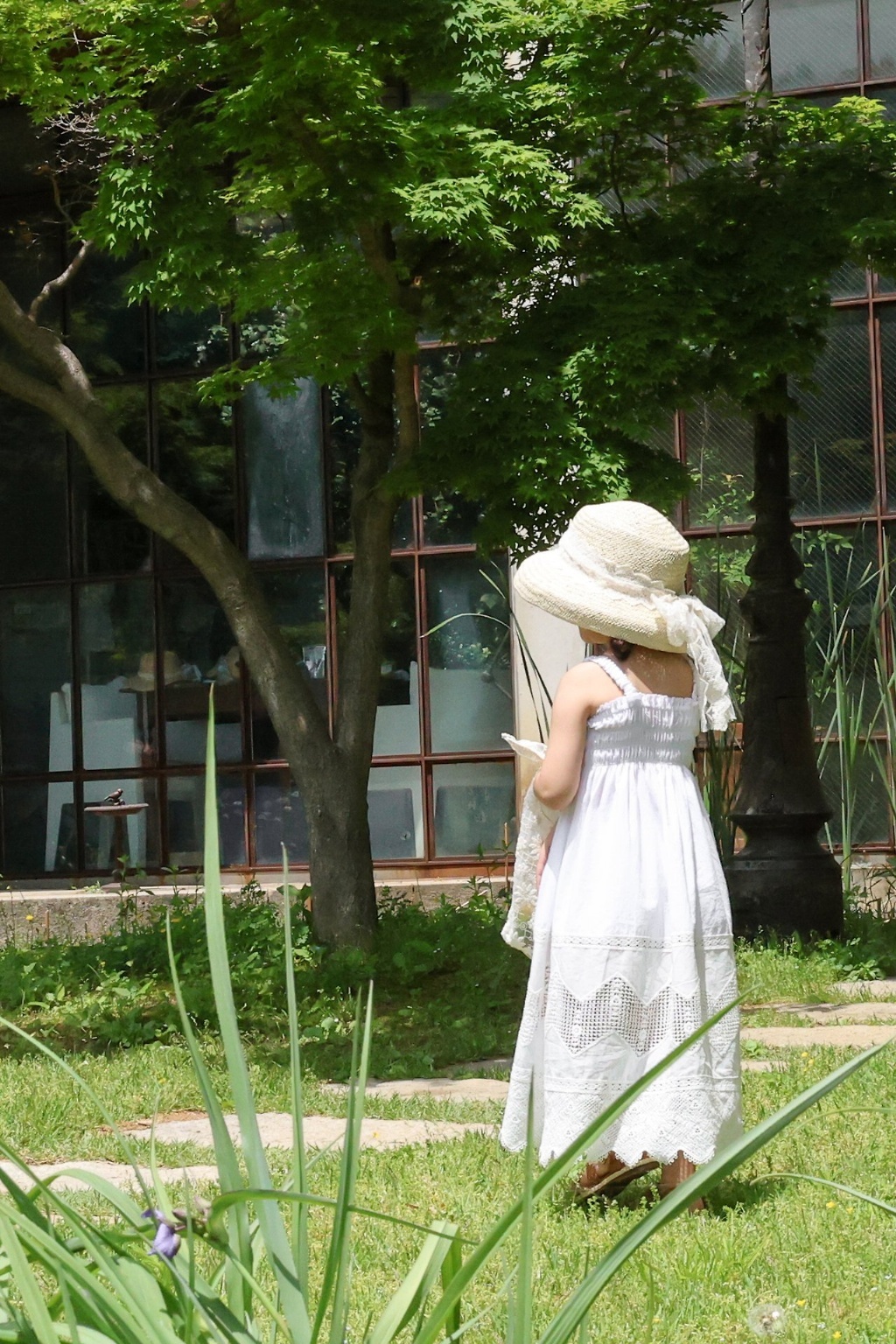 正韓夏FLO 絕美雕花度假洋裝
