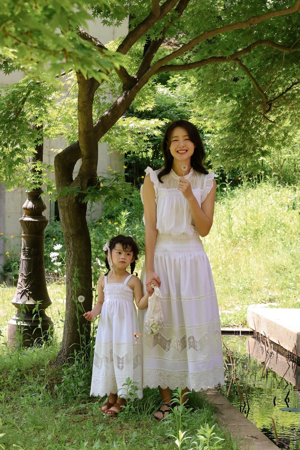 正韓夏FLO 大人的絕美雕花度假裙