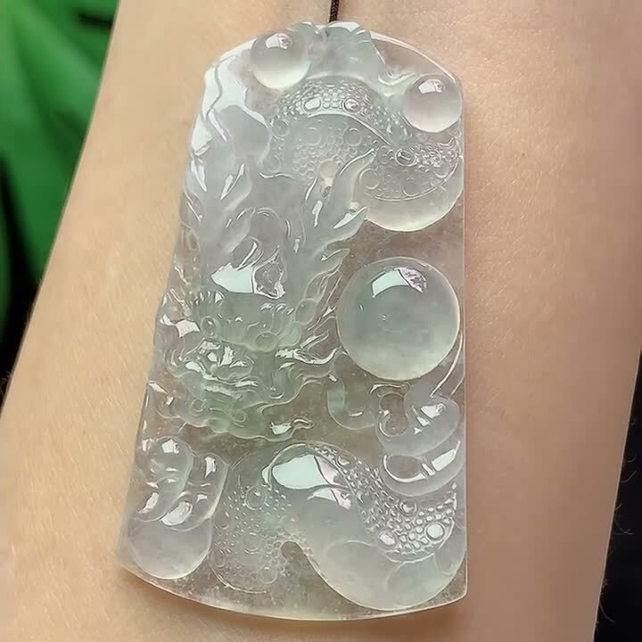 518322 翡翠冰種熒光龍牌
