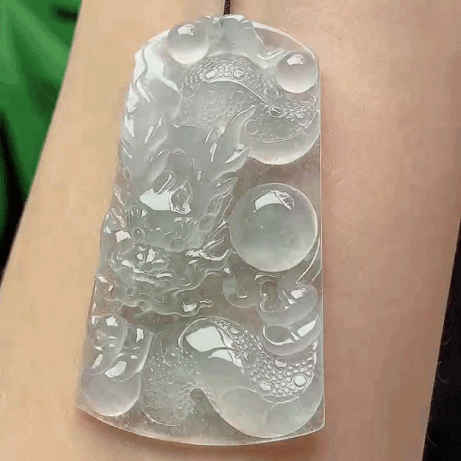 518322 翡翠冰種熒光龍牌