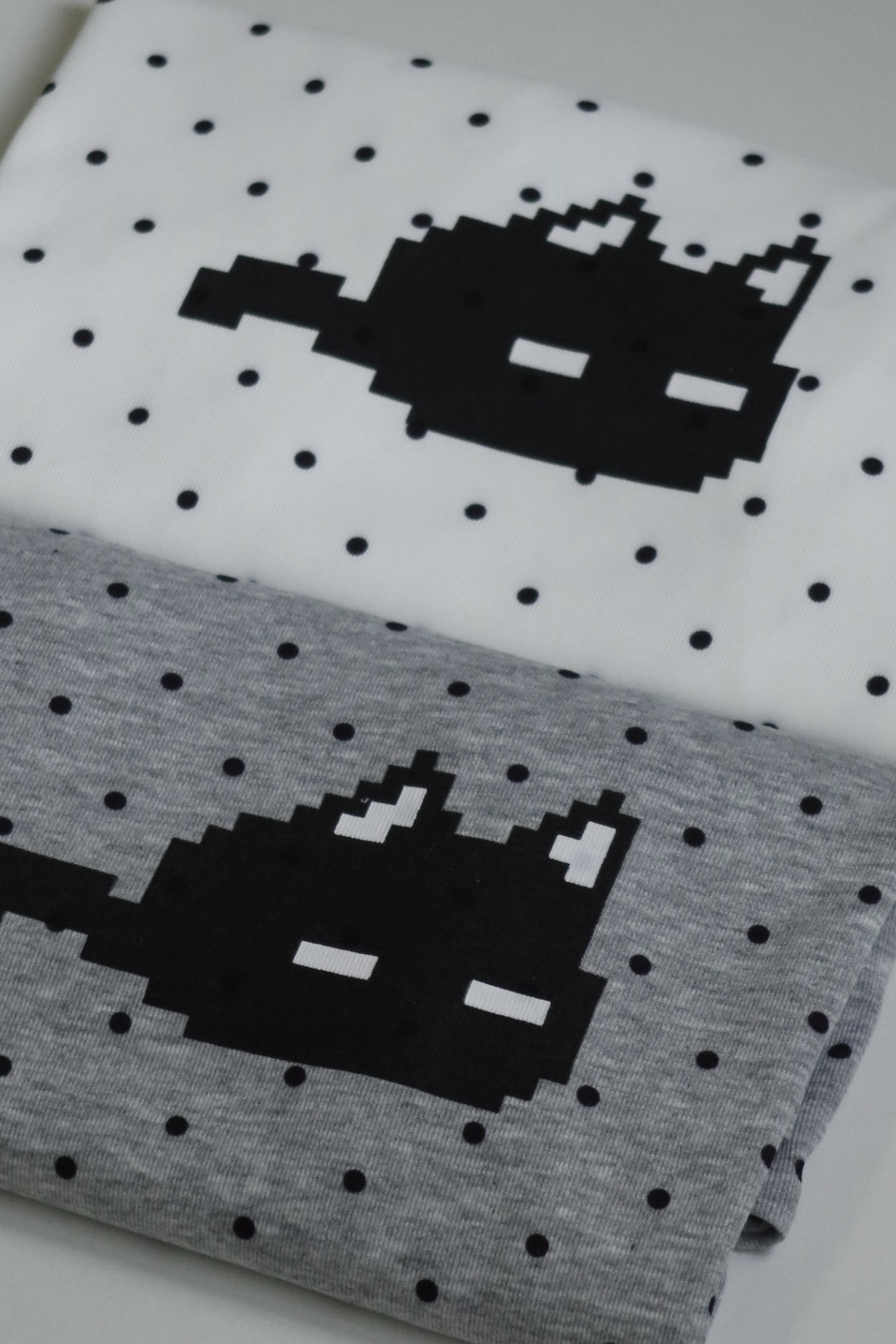 【預購】布日FUNi 像素 貓貓 波點 圓領 T-shirt 上衣 2色