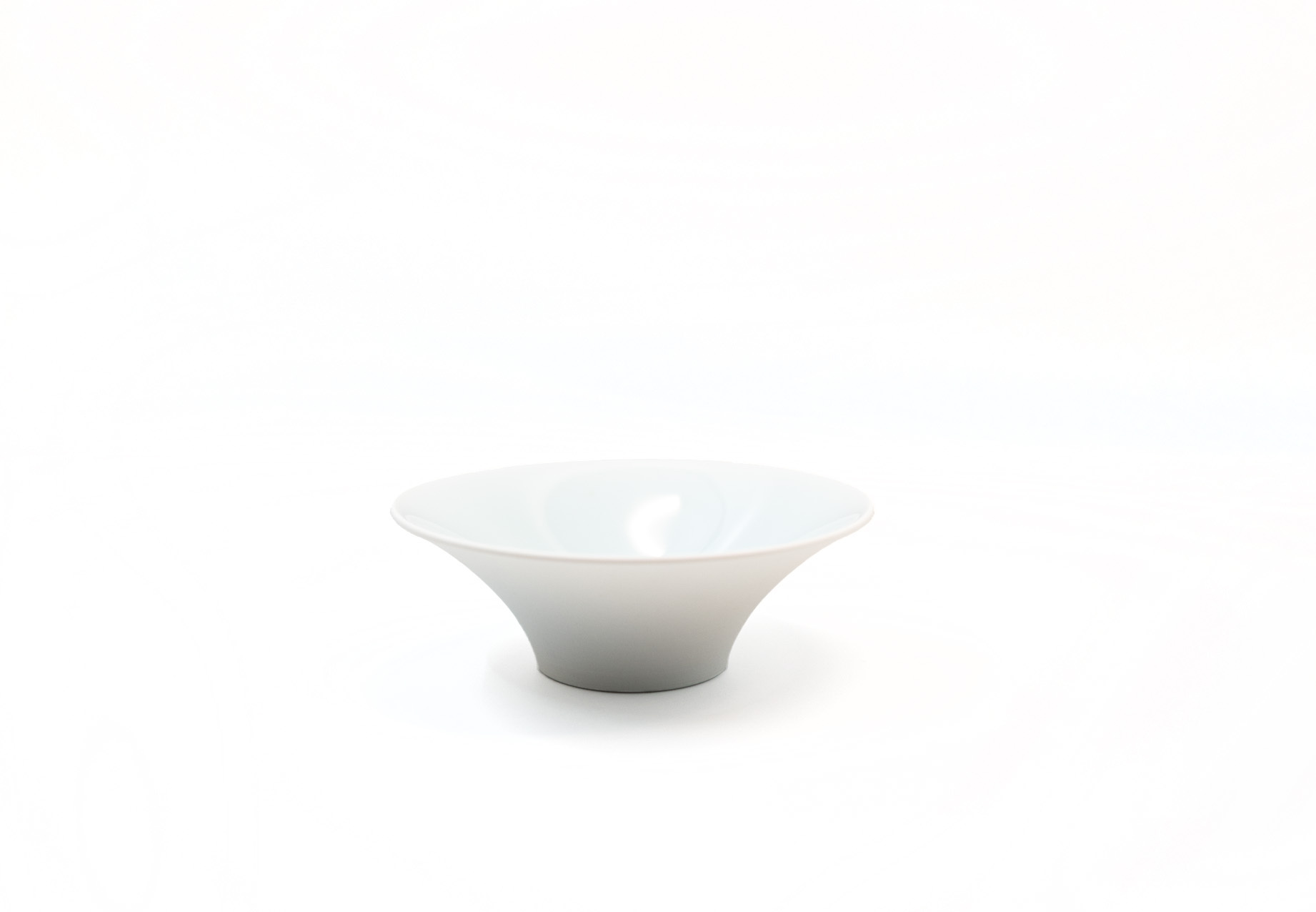 虎仙窯｜青磁敞口弧線碗 16 cm
