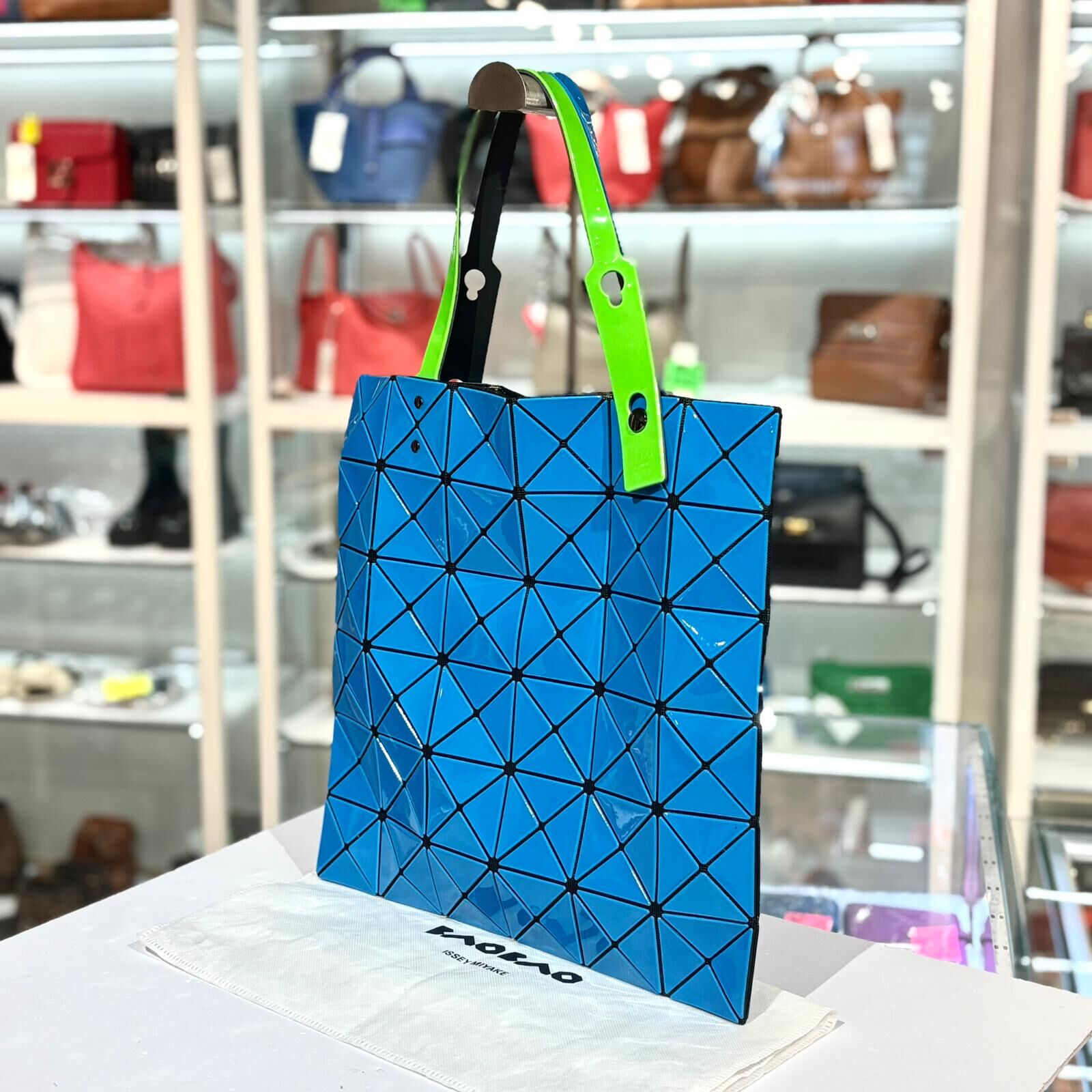 全新ISSEY MIYAKE Bao Bao Tote Bag LUCENT GLOSS BB93-AG613 藍色拼熒光綠PVC #BRAND NEW #香榭站正品
