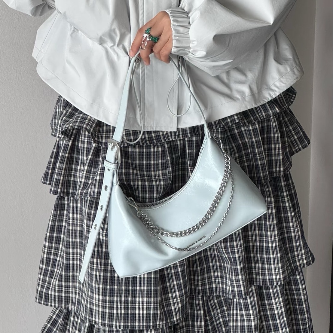 (預購） CHARLES & KEITH 小CK Atwood 雙鍊流浪包 腋下鍊條包