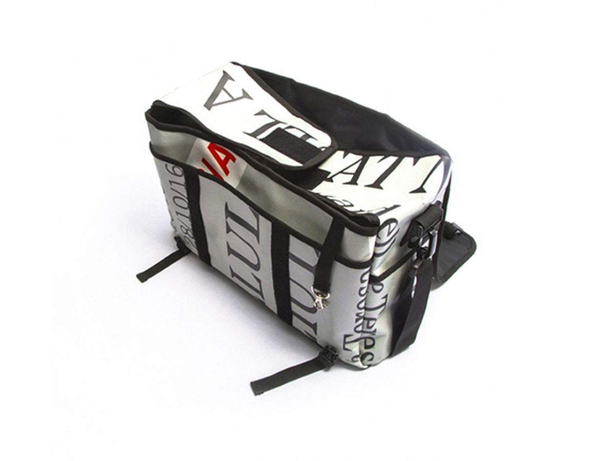 Demano Diagonal Mar Brompton 兩用大型郵差包-文字(米色)