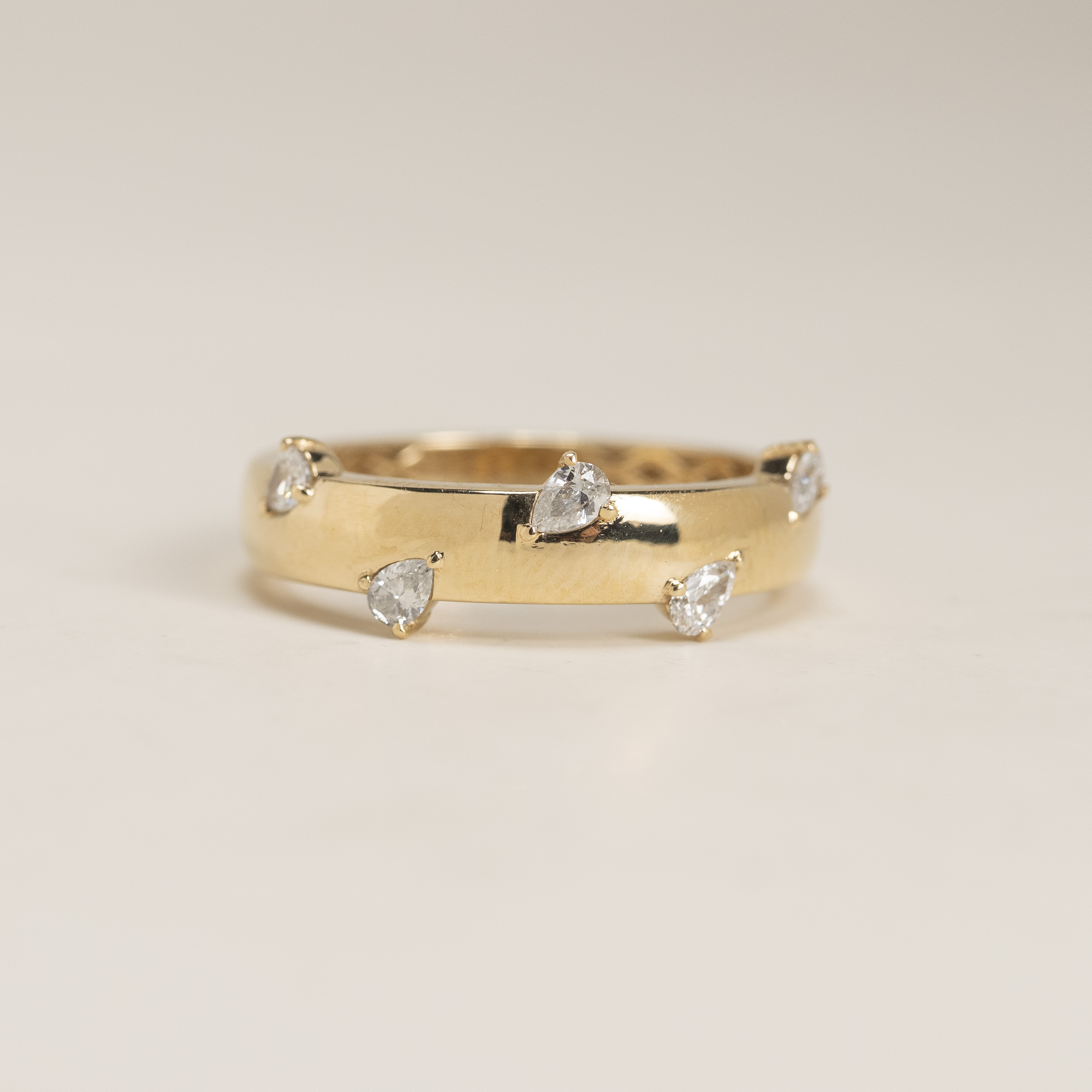 18K Pear Shape Diamond Ring
