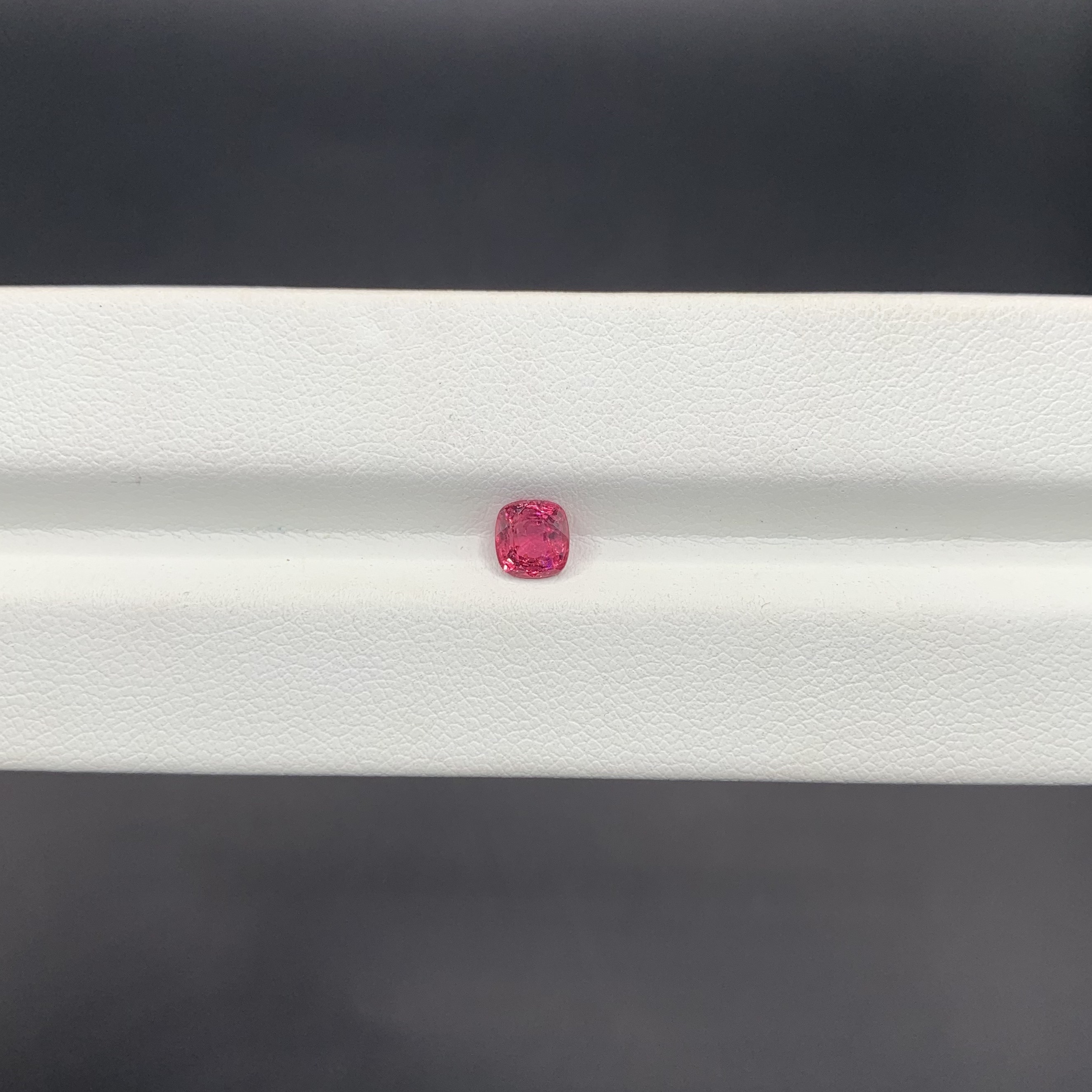 天然尖晶石 0.64ct
