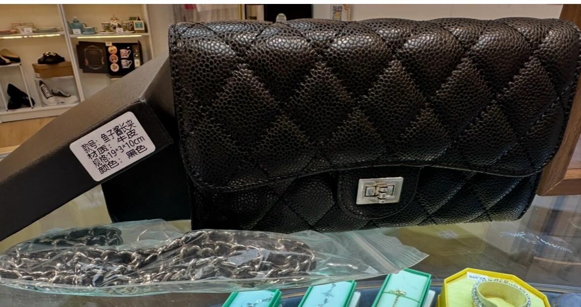 TT-AA-BAG-02 魚子醬牛皮有帶黑色長銀包