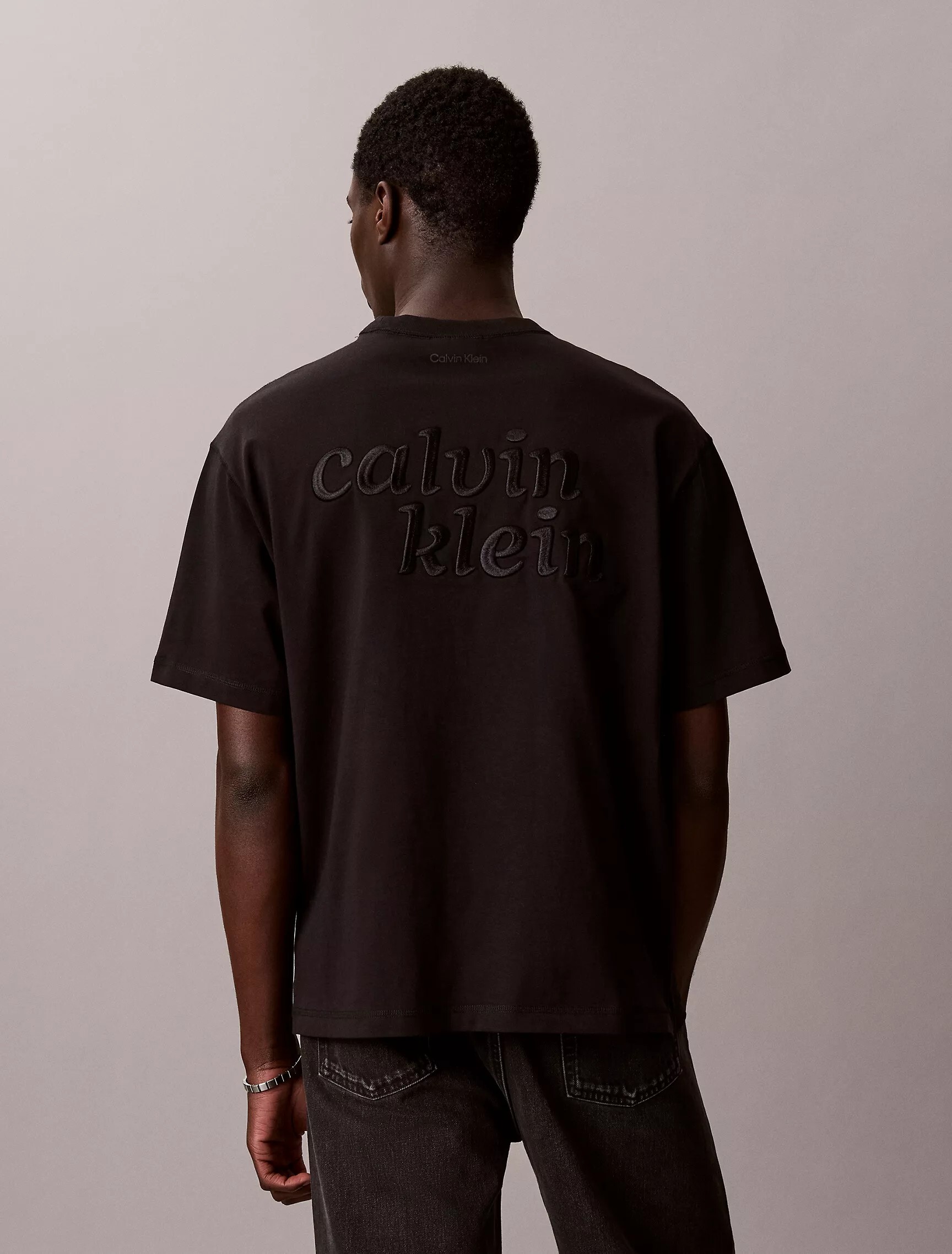 【預購】CALVIN KLEIN 男女同款 刺繡LOGO 短Ｔ 2色 4RG838G