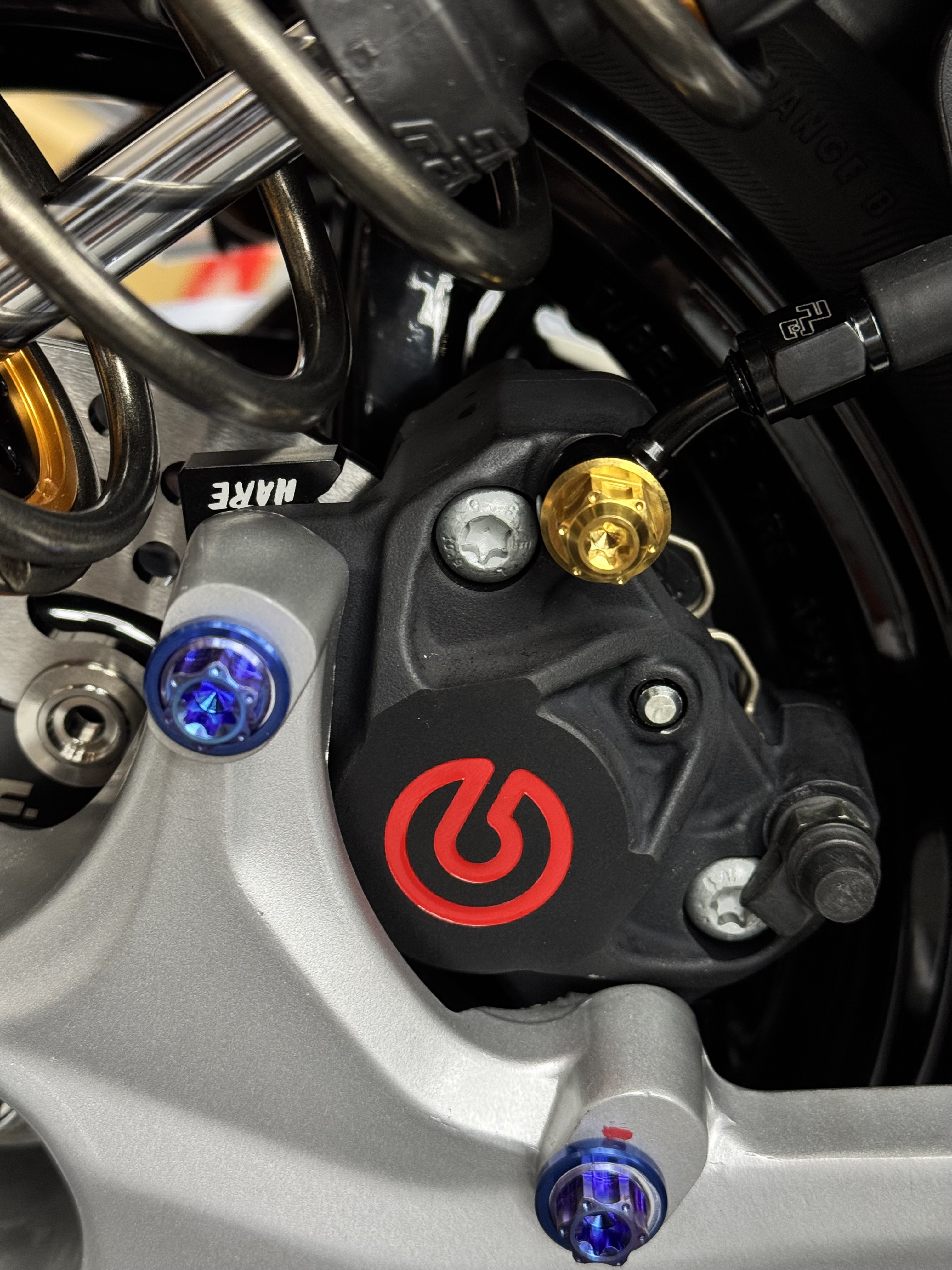 【 BREMBO 】鑄造對二卡鉗 大螃蟹 黑底紅