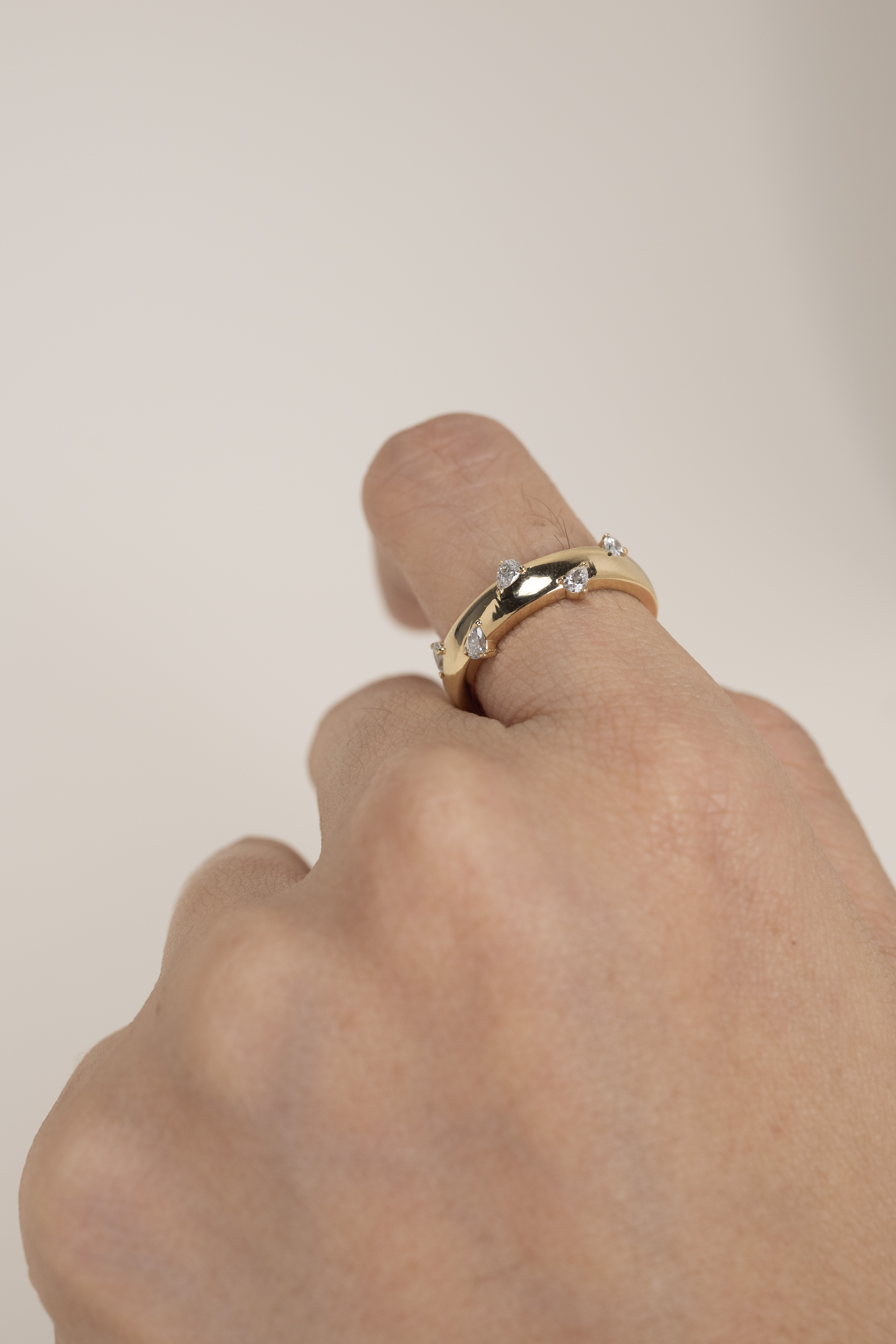 18K Pear Shape Diamond Ring