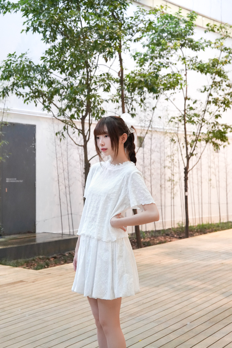 凹凸點點Ruffle上衣 · 3色入