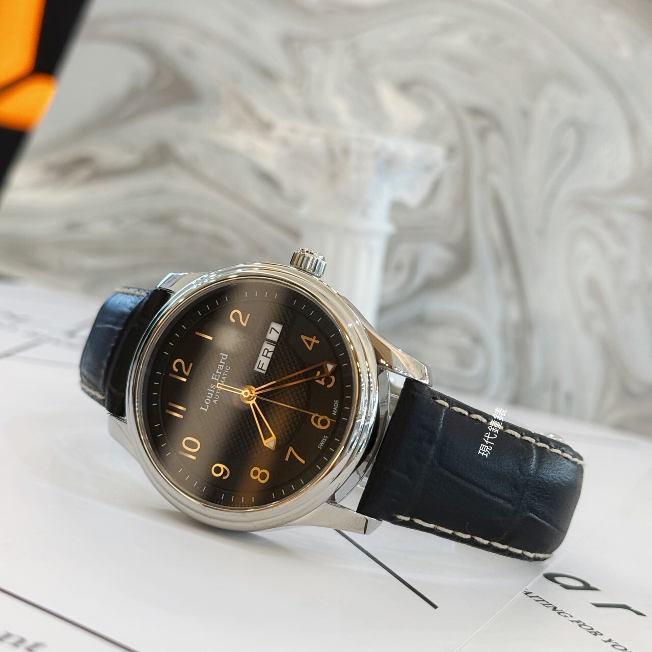 【Louis Erard諾時】阿拉伯數字皮革機械錶WU72268AA02AB 40mm 現代鐘錶