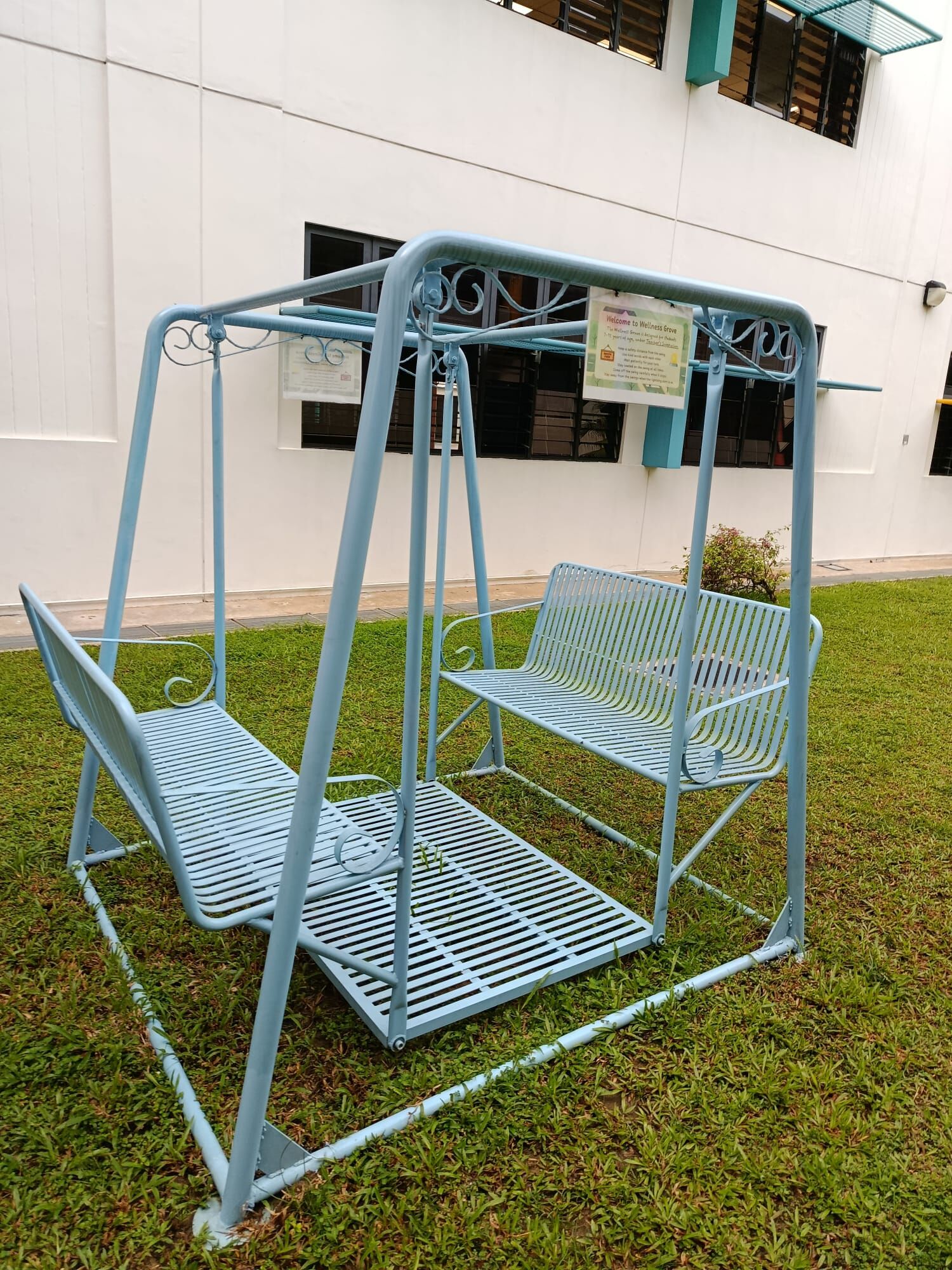 Outdoor swing