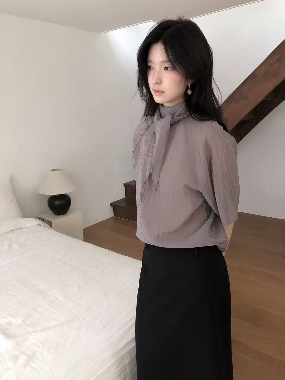 LB6213 肌理透膚立領巾上衣