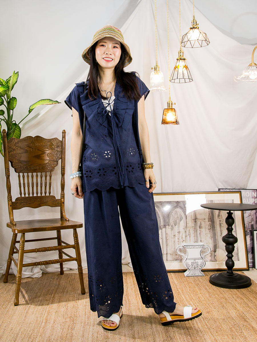【22/5-25/5限時優惠】全開胸扣鈕．V領 束帶 花刺繡麻棉料TOP＋橡根腰束繩．花刺繡麻棉料褲 (SET) (有袋）