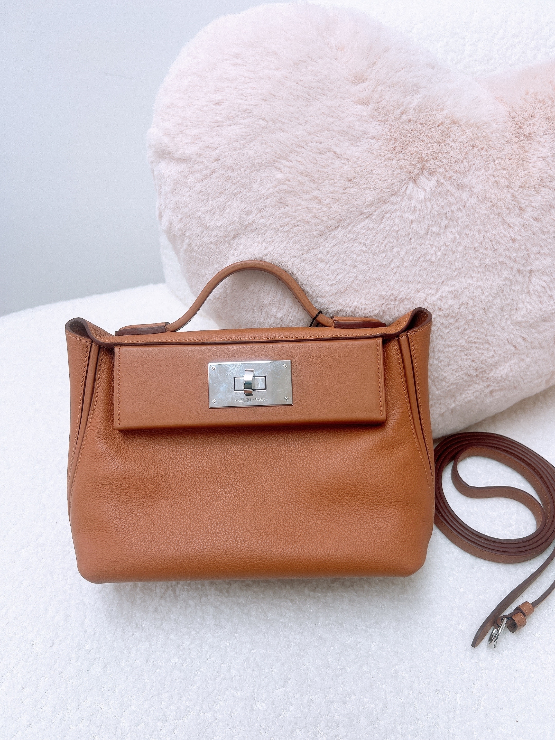 Hermes 2424 mini (gold phw/ stamp Y)
