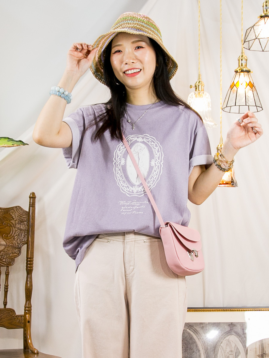 【22/5-25/5限時優惠】中間花花圖案PRINT．COTTON料TOP