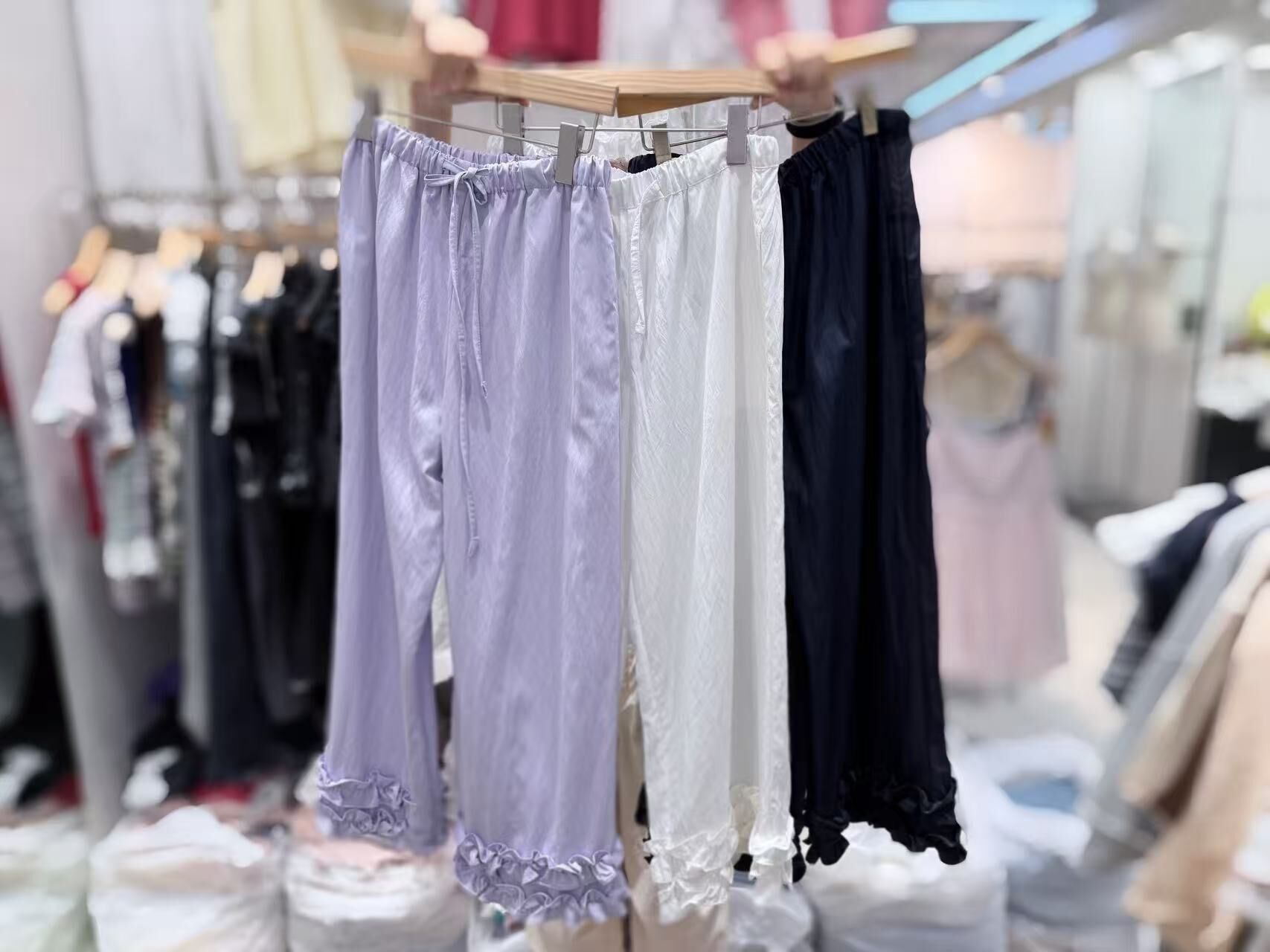 VS70 腰24-38 HIP47 長35.5 $439（一口價）