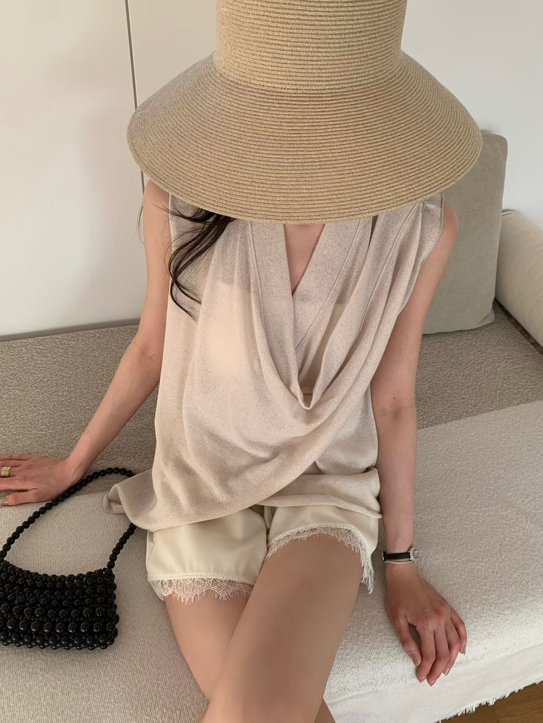 垂墜V領背心