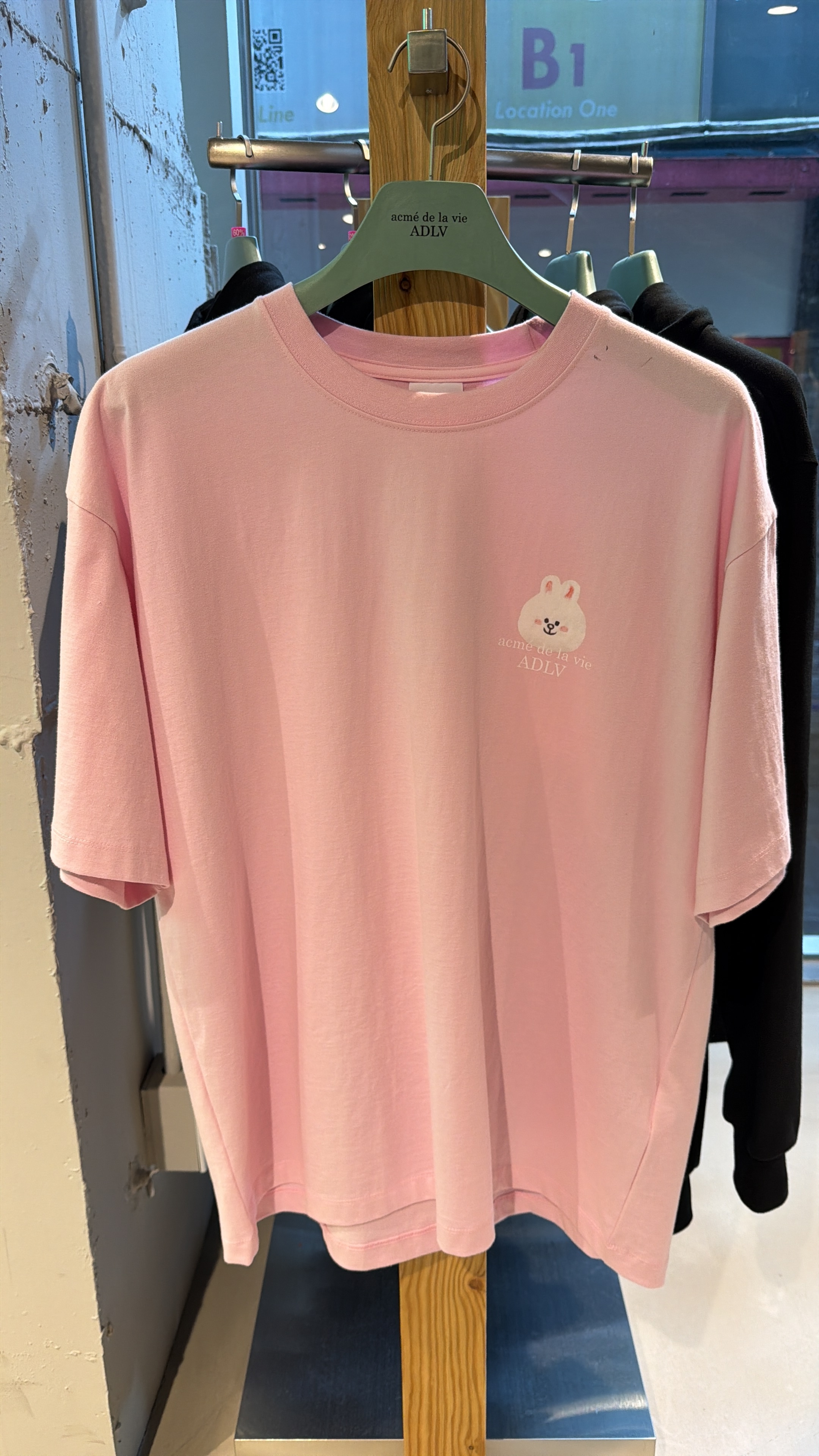 TA02  ADLV x LINE FRIENDS Cony白色兔仔logo T-shirt-粉色