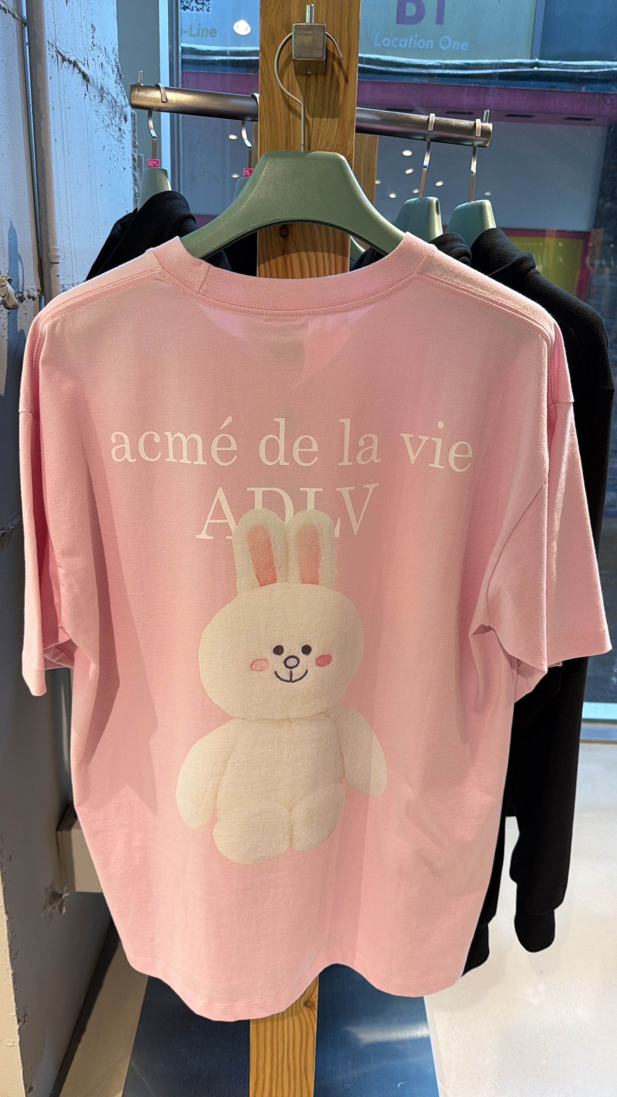 TA02  ADLV x LINE FRIENDS Cony白色兔仔logo T-shirt-粉色
