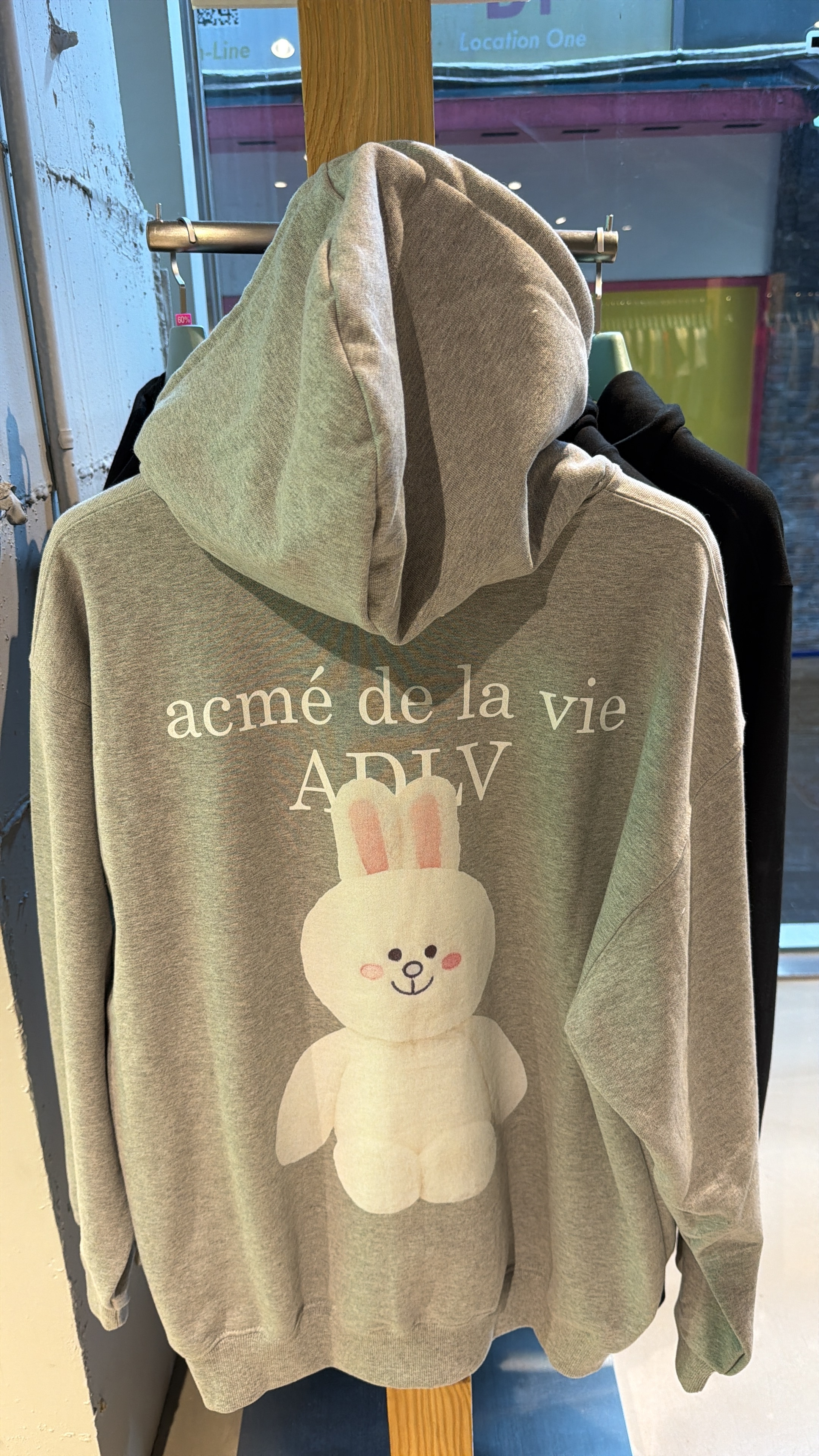 TA07 ADLV x LINE FRIENDS  Cony白色兔仔logo 灰色拉鏈外套