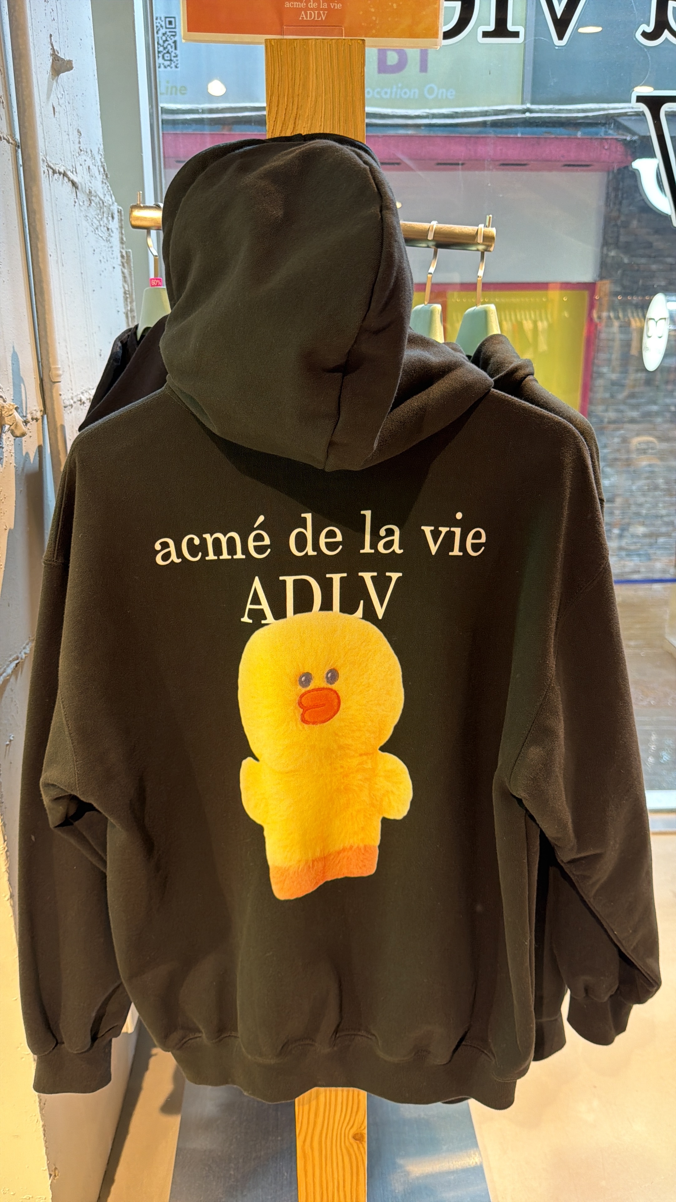TA08 ADLV x LINE FRIENDS  Sally黃色雞仔logo 黑色拉鏈外套