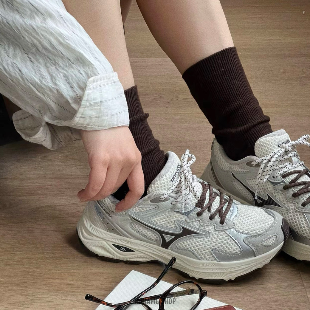 MIZUNO RACER S 復古 通勤 慢跑鞋 休閒鞋 慕斯棕 (男/女j同款)