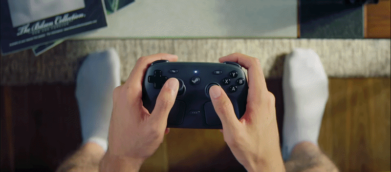 仔細看其實官方影片已經展示了各種大小不同的手型握上Steam Controller的姿勢