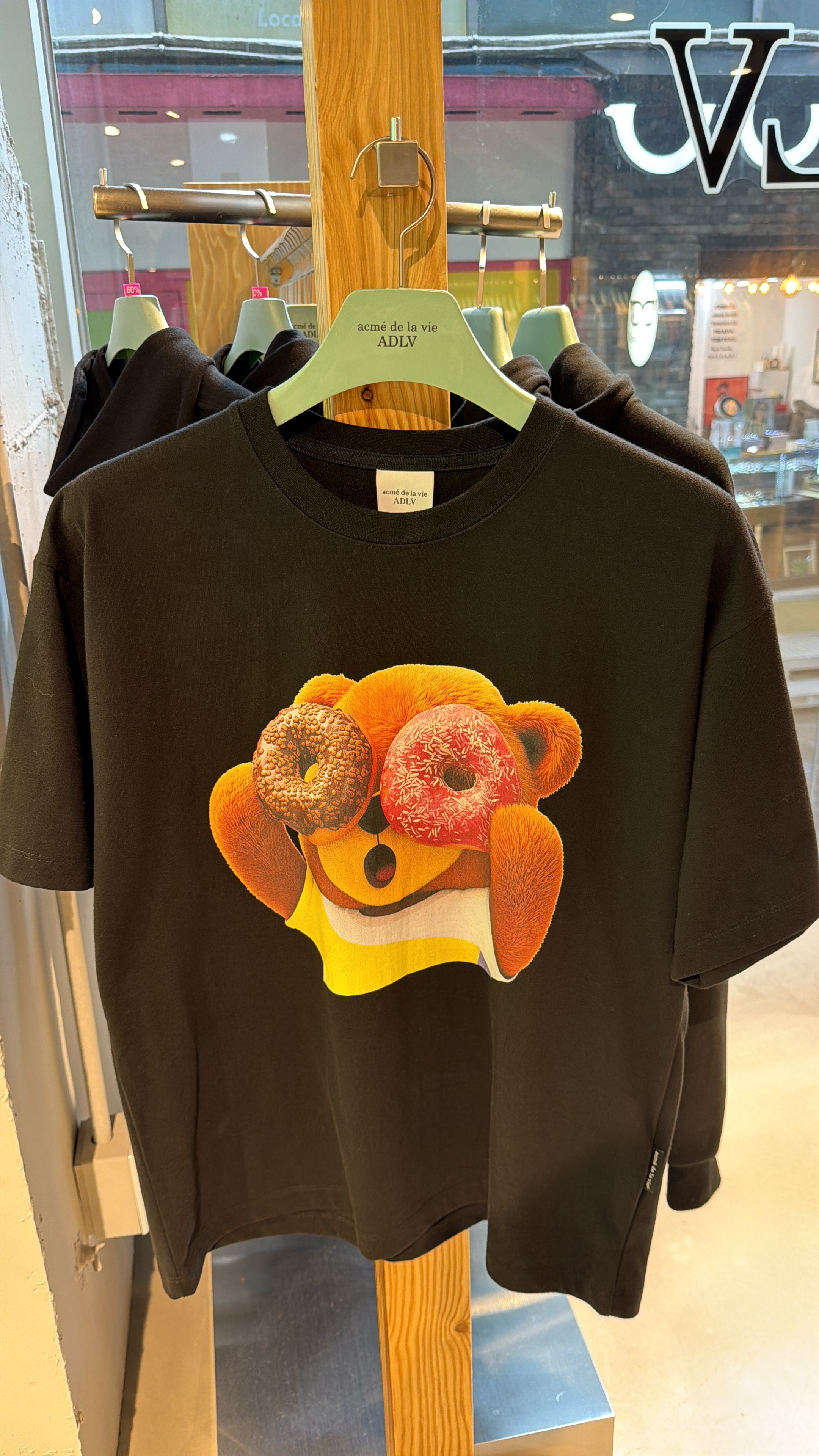 TA10 ADLV 冬甩熊仔T-shirt-黑色