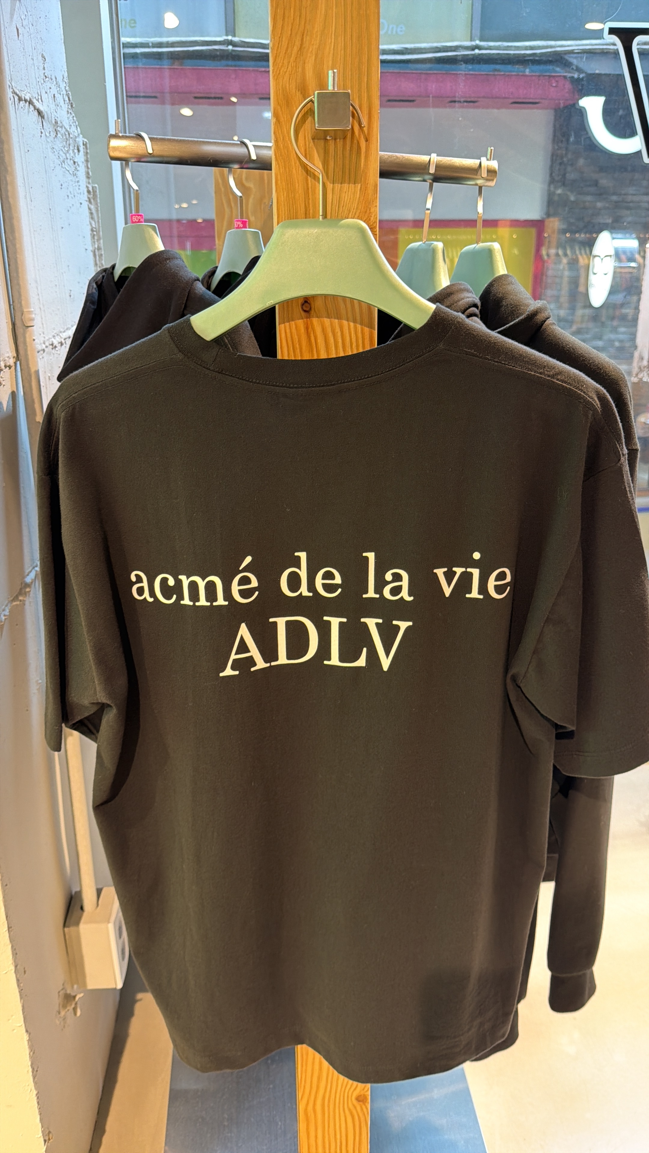 TA11 ADLV 打喊路熊仔T-shirt-黑色