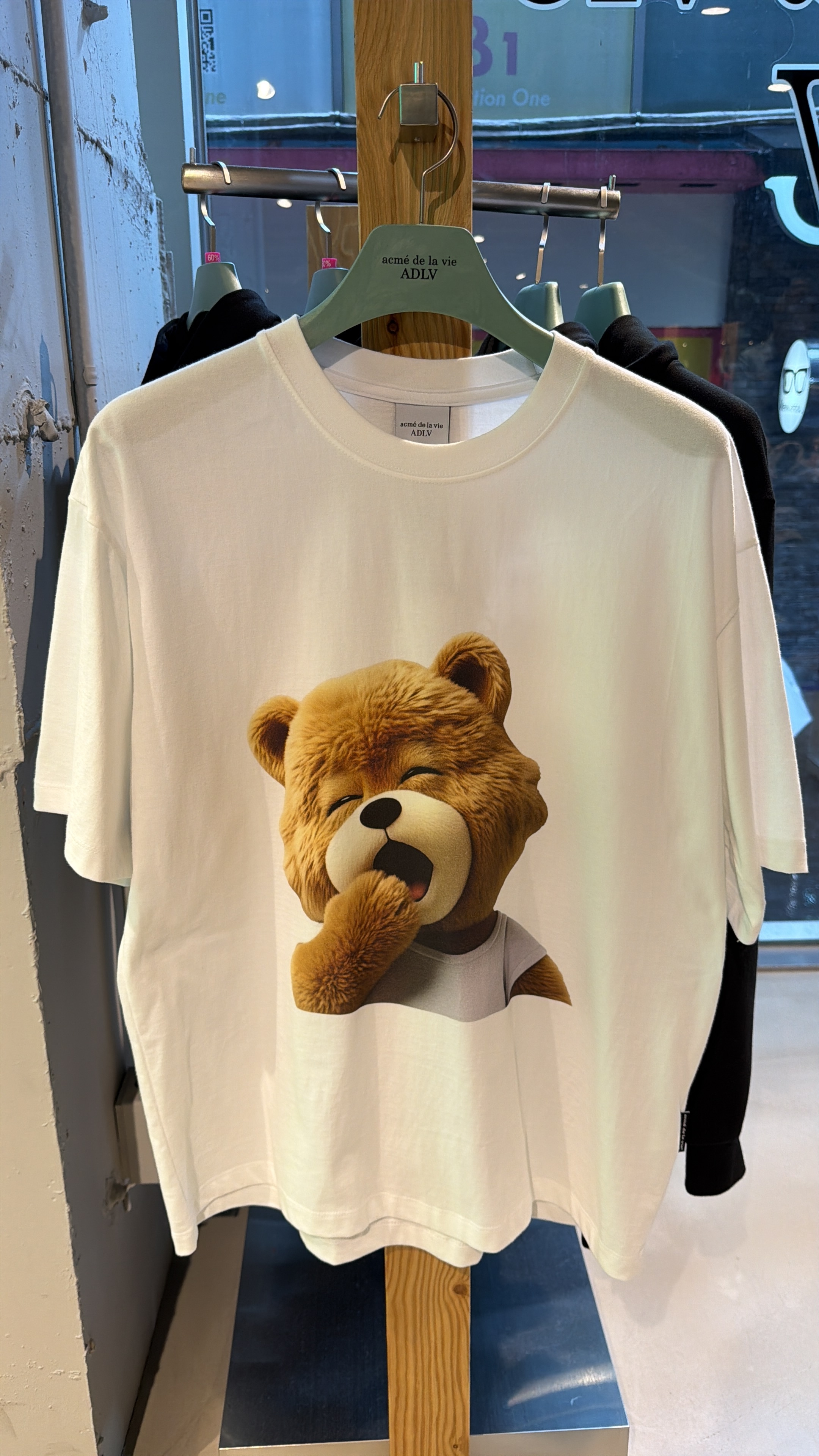 TA12 ADLV 打喊路熊仔T-shirt-白色
