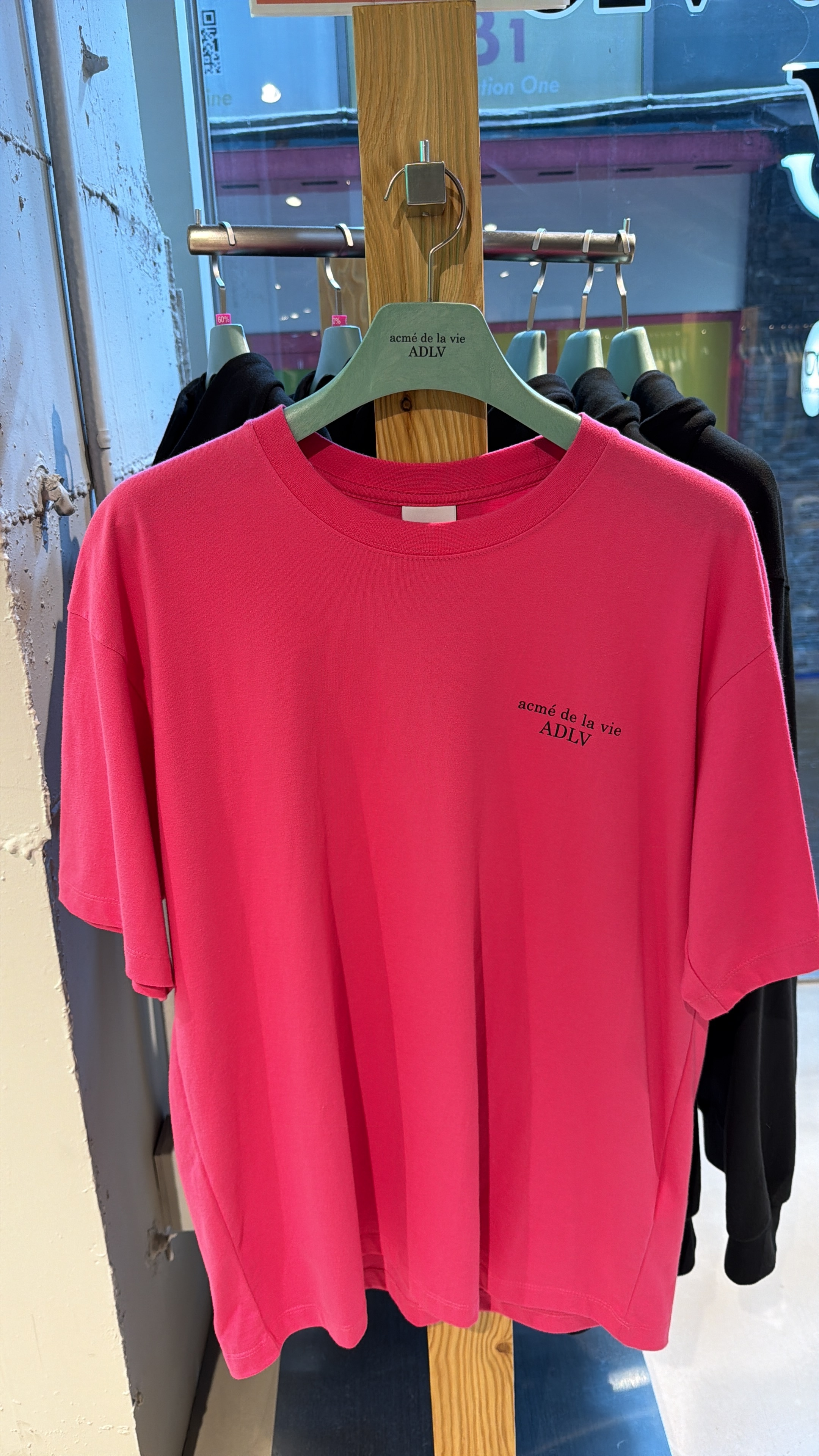 TA15 ADLV 英文Logo T-shirt-桃紅色 **只限加購