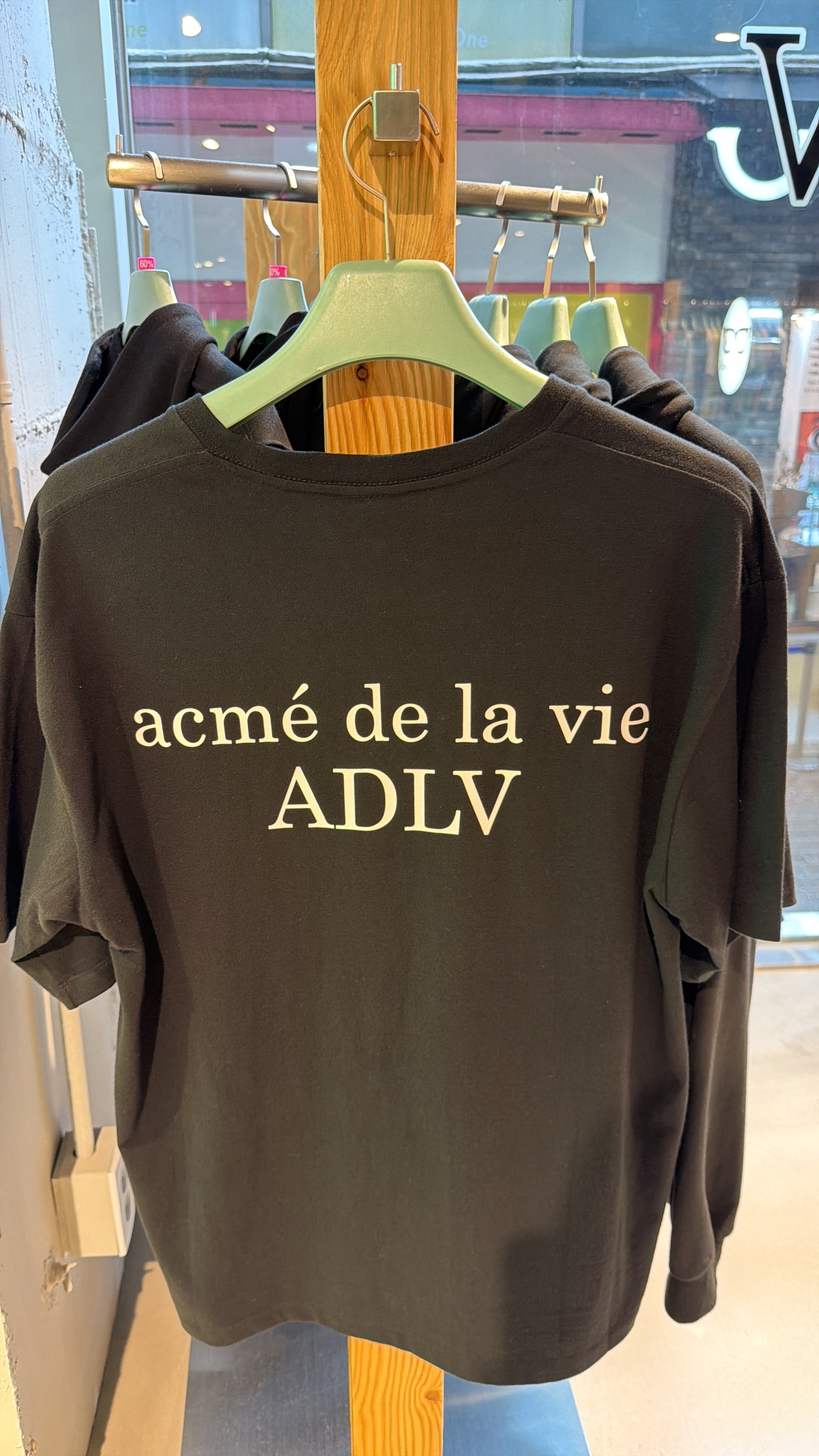 TA16 ADLV 英文Logo T-shirt-黑色 **只限加購