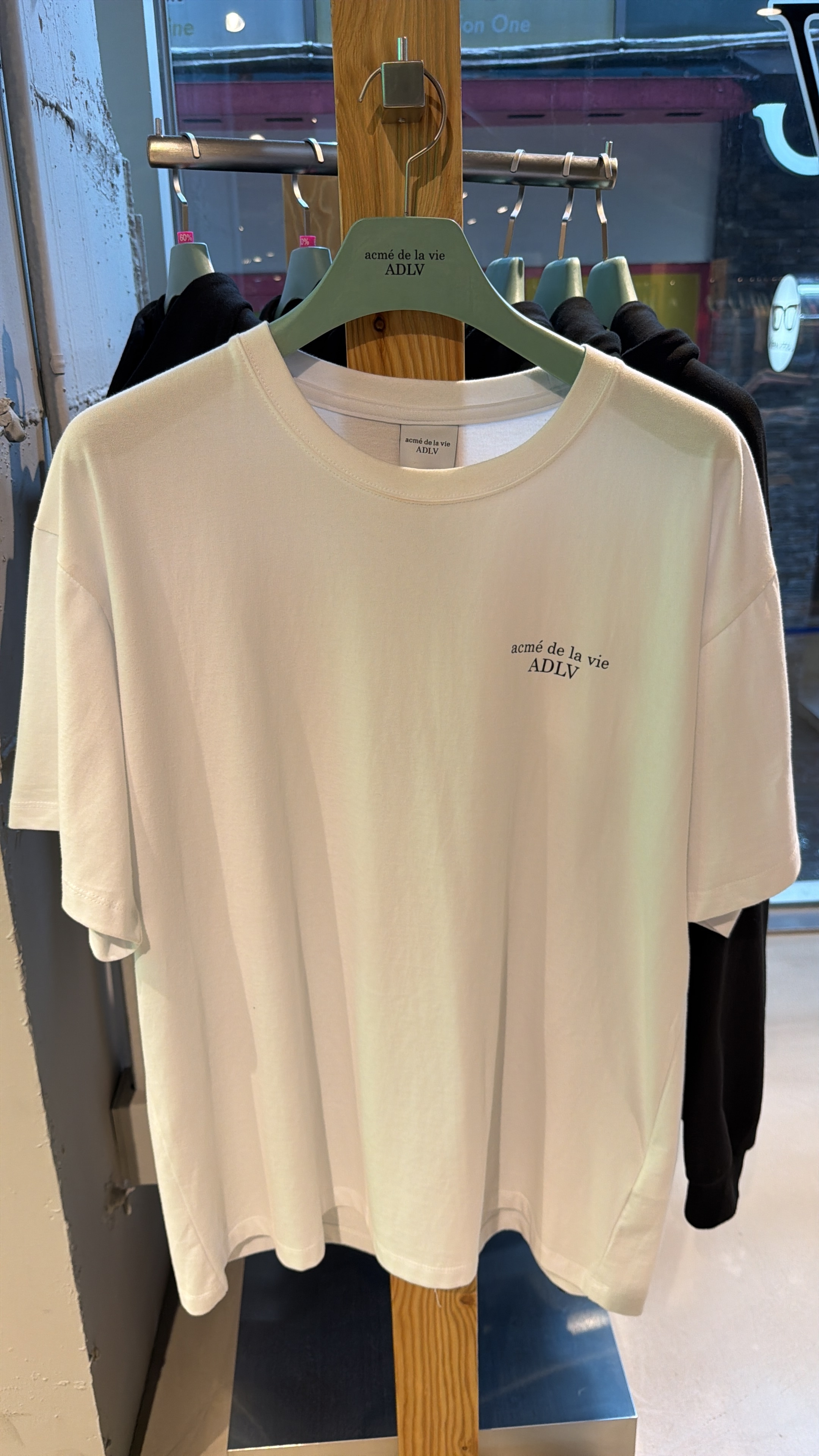 TA18 ADLV 英文Logo T-shirt-白色 **只限加購
