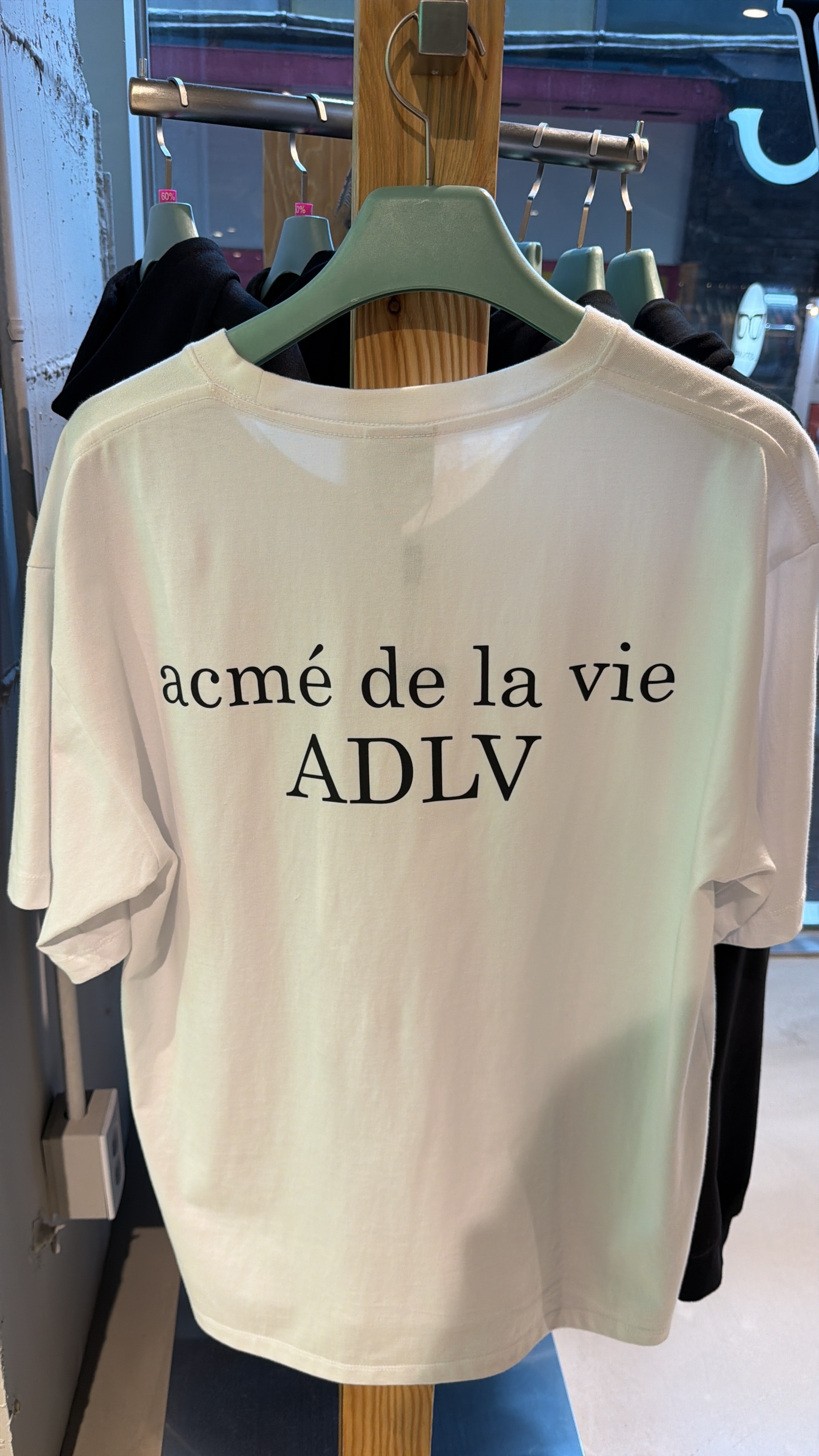 TA18 ADLV 英文Logo T-shirt-白色 **只限加購