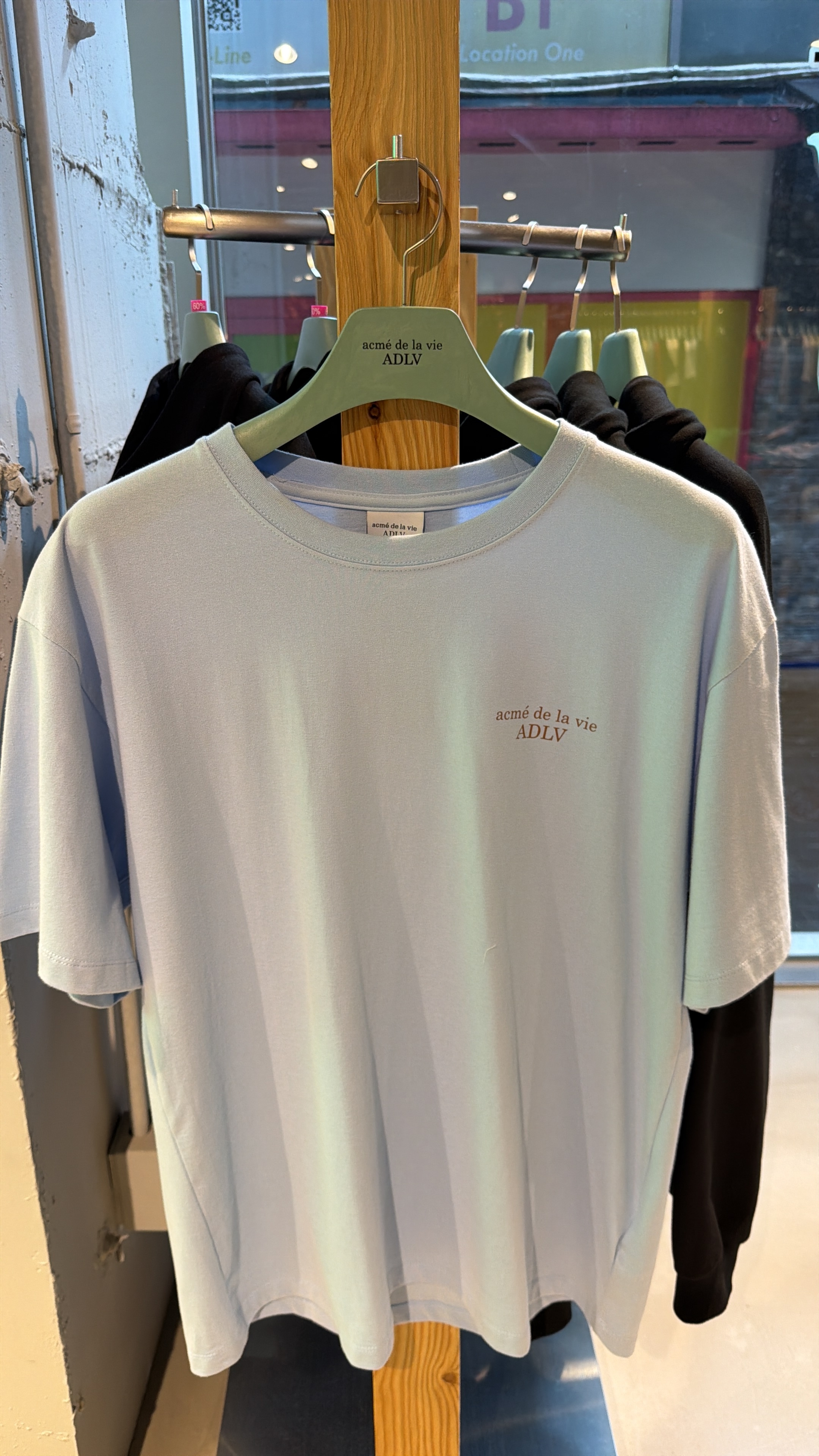 TA22 ADLV 英文Logo T-shirt-淺藍色 **只限加購