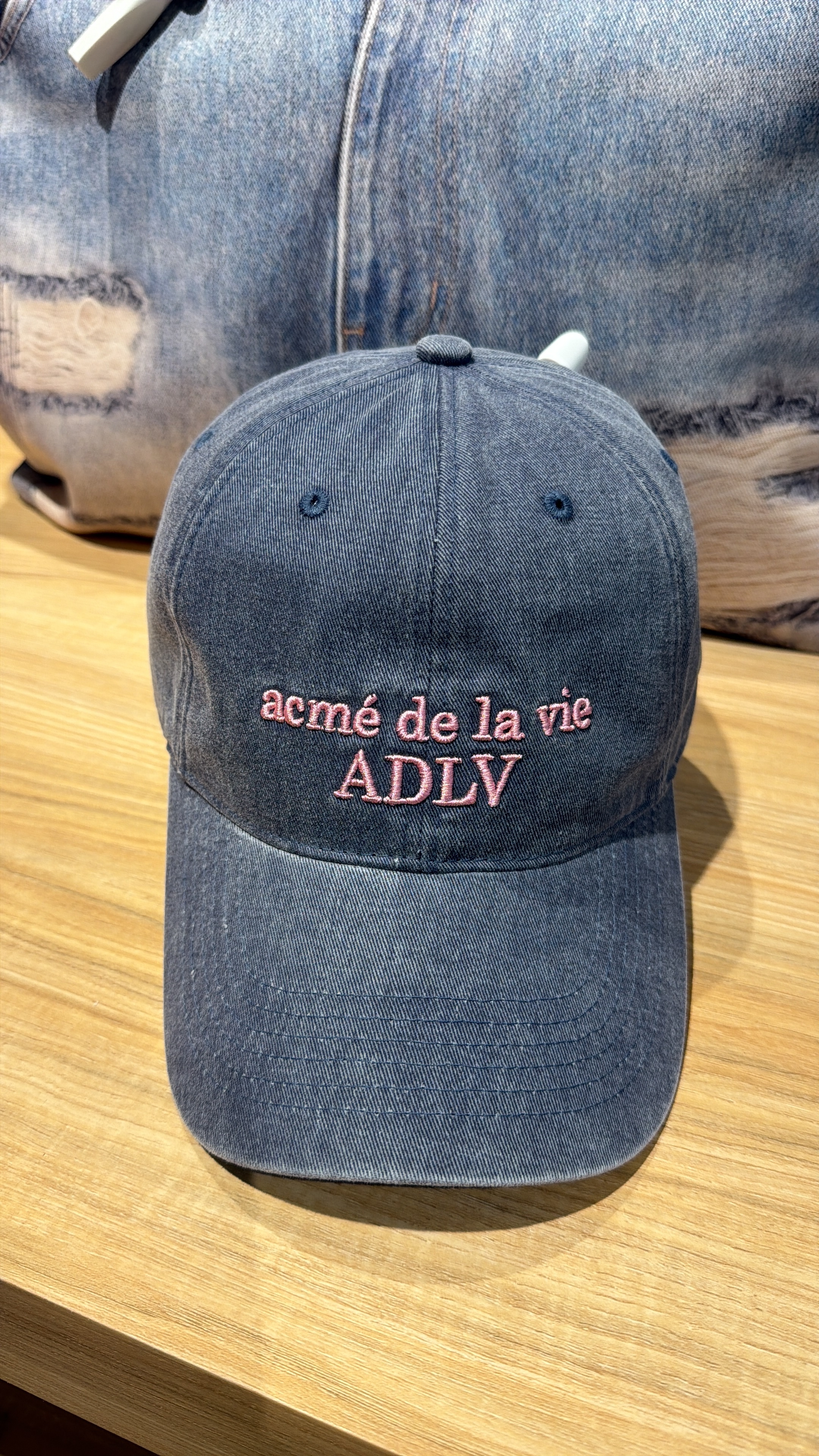 TA27 ADLV 粉字Logo CAP 帽
