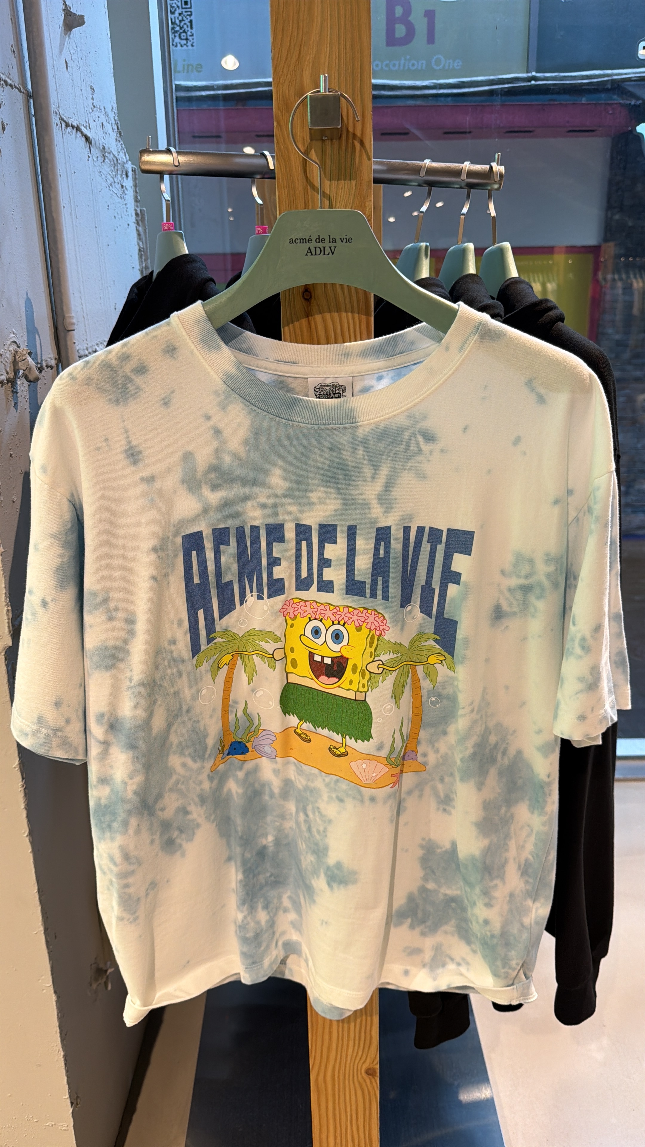 TA36 ADLVx海綿寶寶扎染T-shirt-藍白