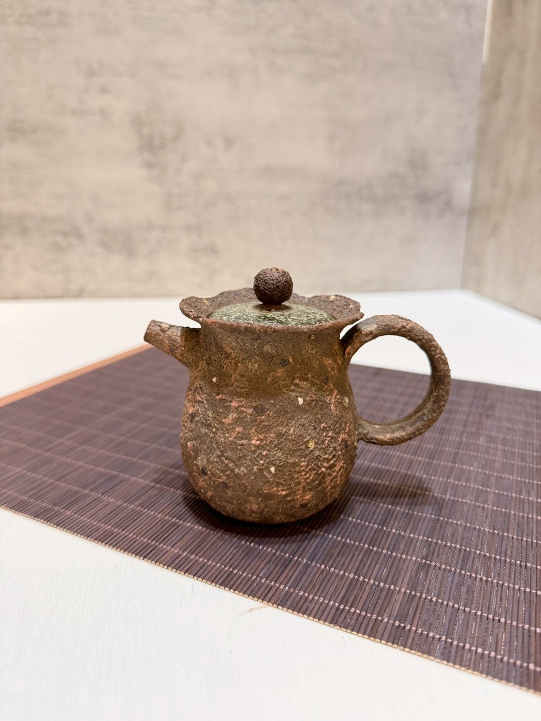 荒岩花口茶壺